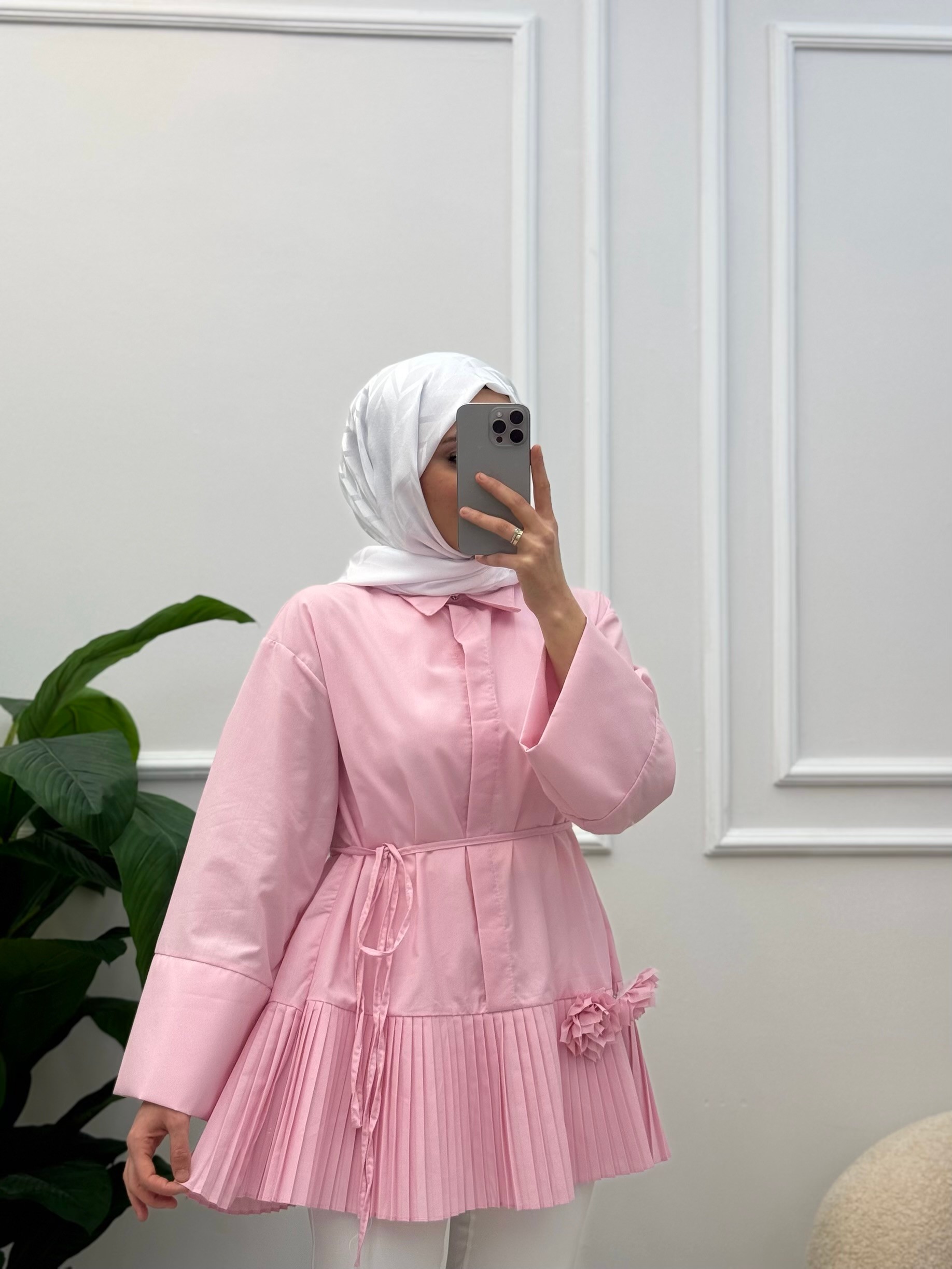 Çiçek Detaylı Piliseli Gömlek  - Pembe