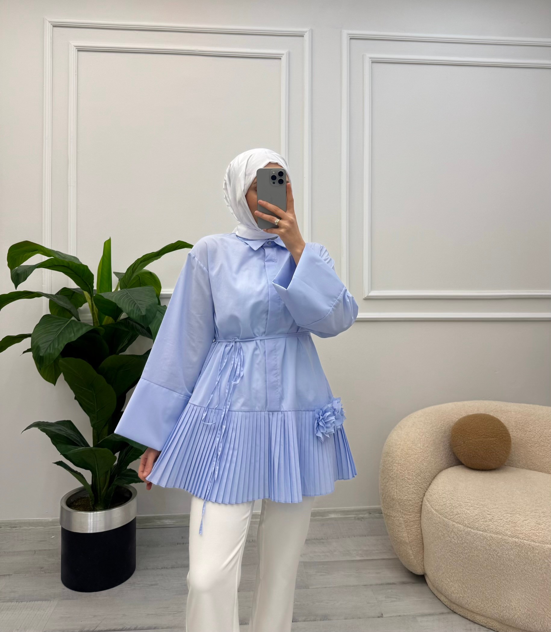 Çiçek Detaylı Piliseli Gömlek  - Bebe Mavisi