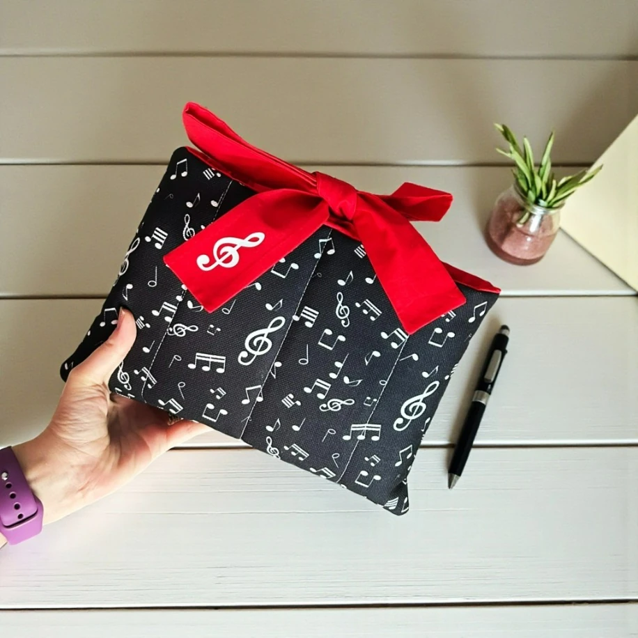 Notalar ve Sol Anahtarı Kitap Kılıfı