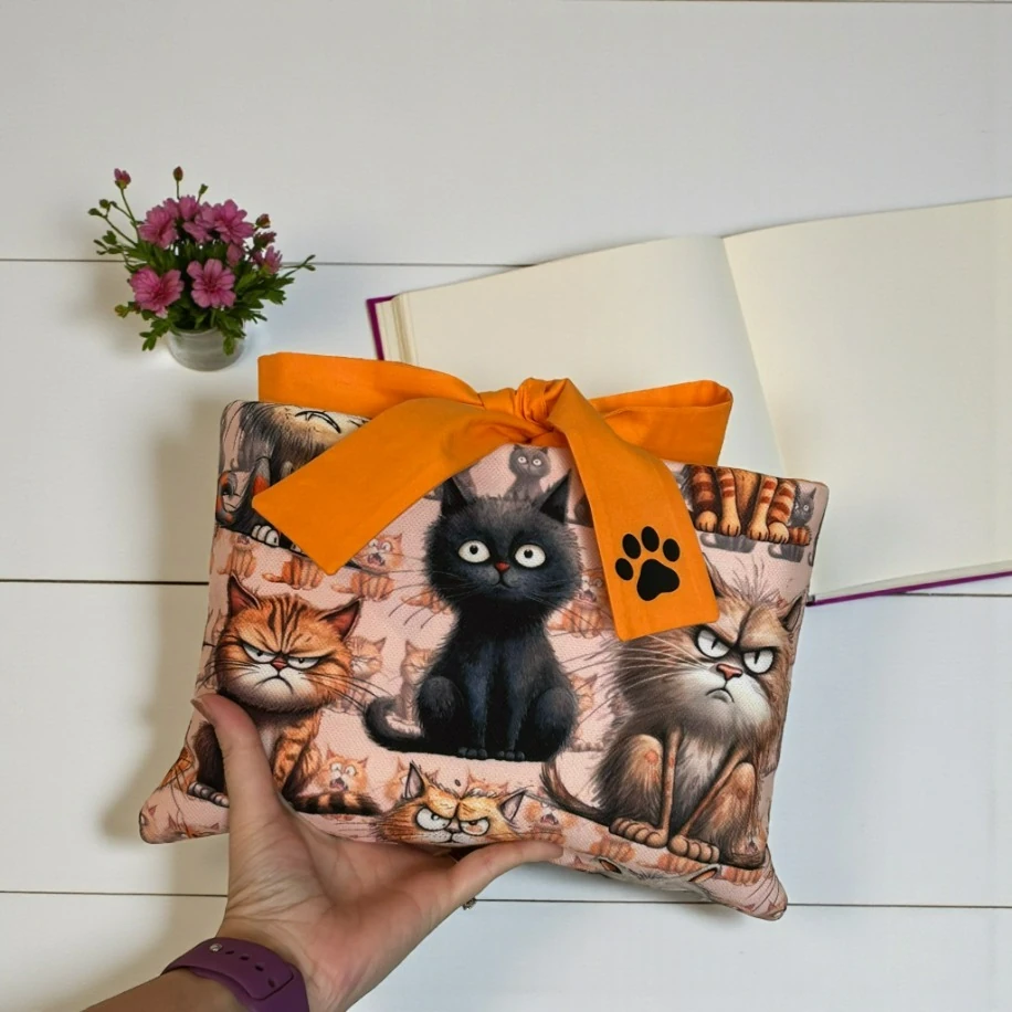 Kediler Kitap Kılıfı