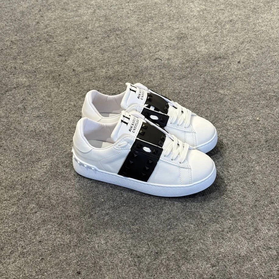 Rockstud Beyaz Siyah