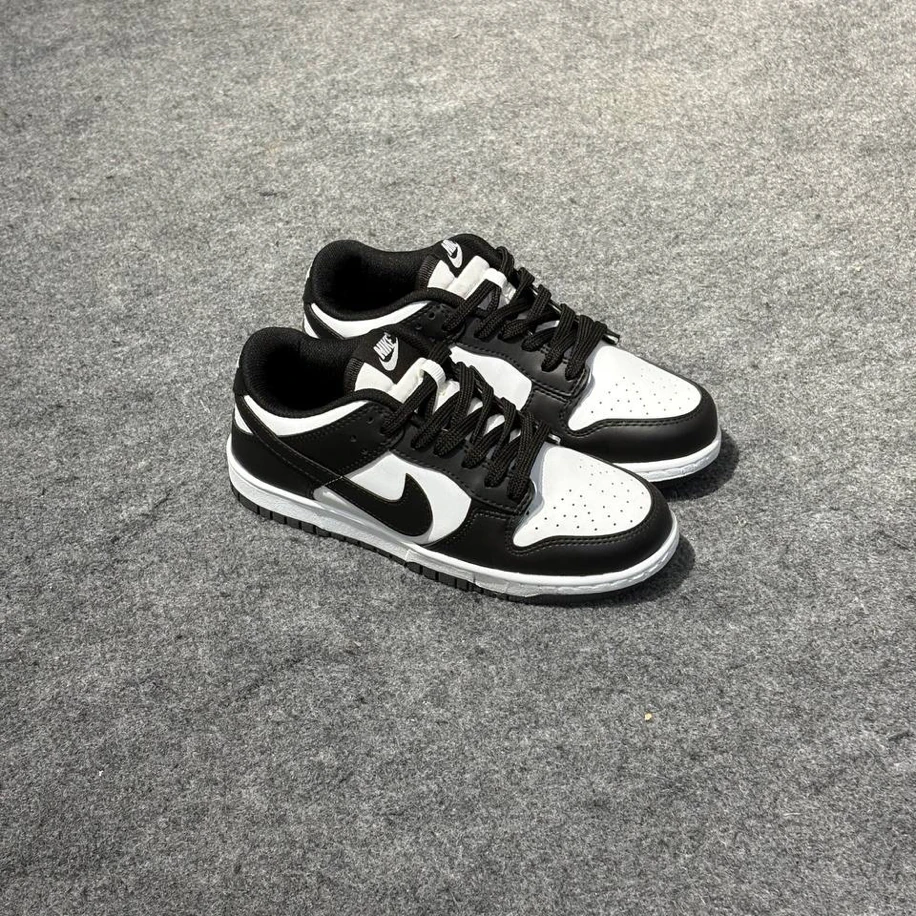 Dunk Low Panda