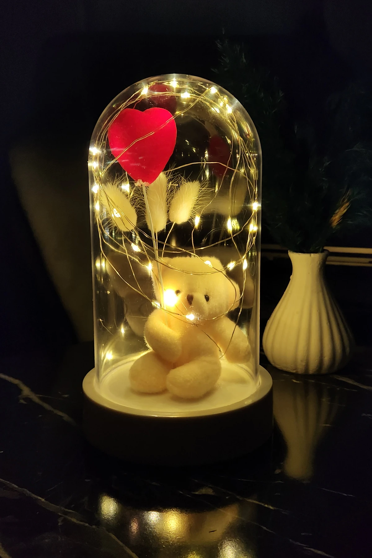 Beyaz Tabanlı Led Işıklı Sevgililer Günü Kalp Ayıcıklı Hediyelik Fanus Teraryum