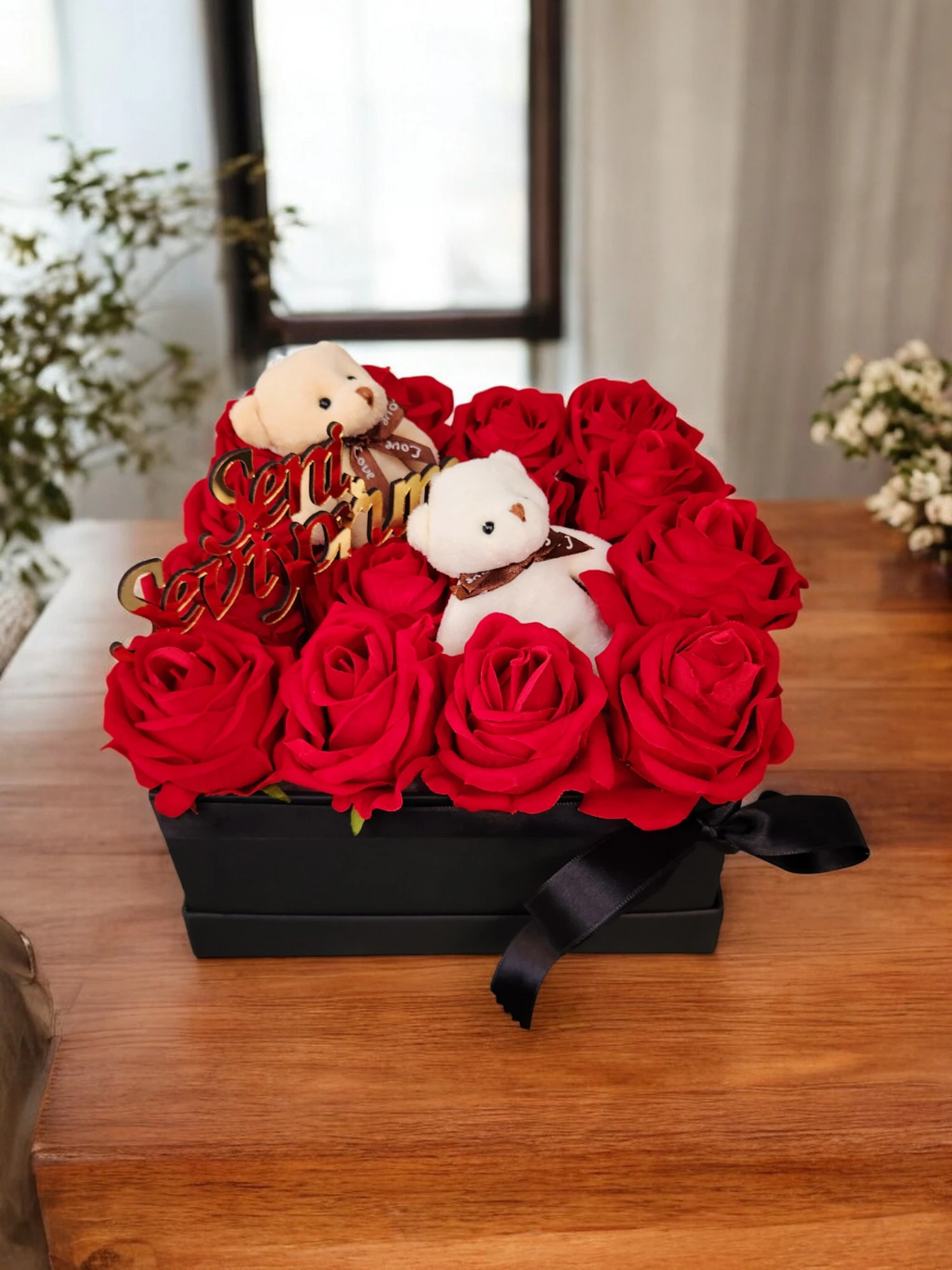 Büyük Kare Kutuda Yapay Gül Ayıcık Hediye Kutusu Sevgiliye Doğum Günü Özel Gün Hediyesi