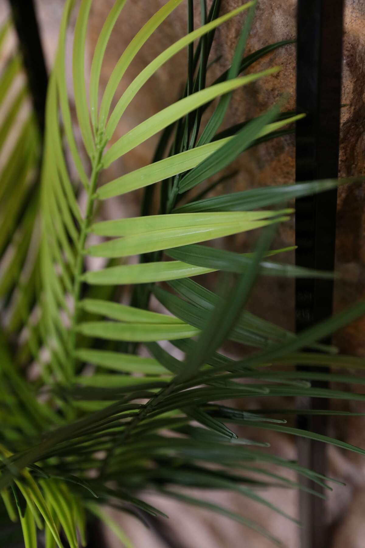 Dekoratif Metal Saksıda Yapay Çiçek Aranjman Duvar Saksısı DDS-M201