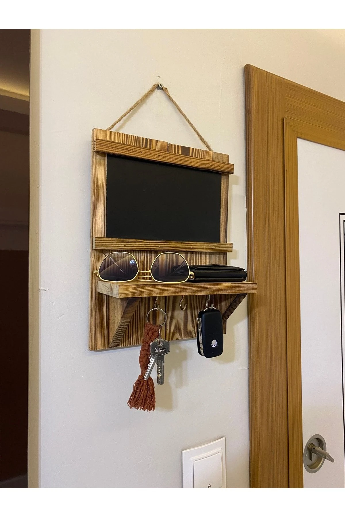 Tebeşir Tahtalı El Yapımı Antre Hol Anahtar Askısı . Çok Amaçlı Raflı Askılık