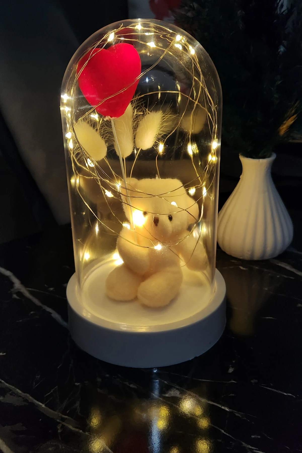 Beyaz Tabanlı Led Işıklı Sevgililer Günü Kalp Ayıcıklı Hediyelik Fanus Teraryum