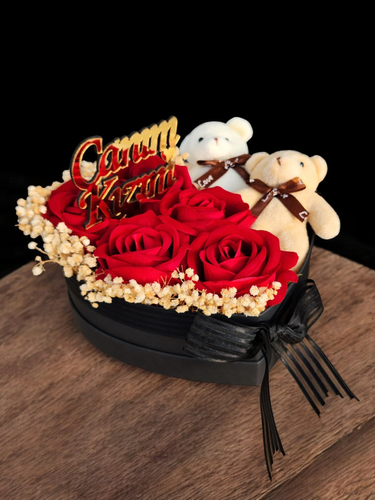 Kalpli Kutuda Yapay Kadife Gül Ve Ayıcık Detaylı Doğum Günü Sevgiliye Özel Gün Hediyesi