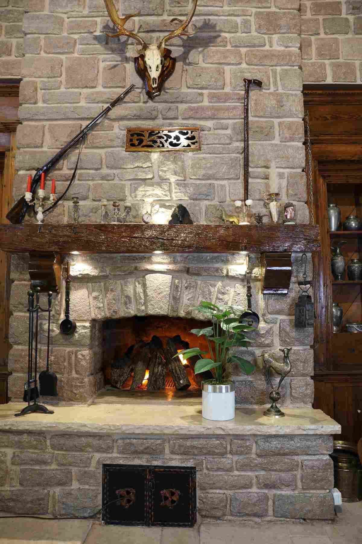 Beyaz Metal Saksılı Yapay Çiçek Büyük Boy Salon Çiçeği 80 Cm