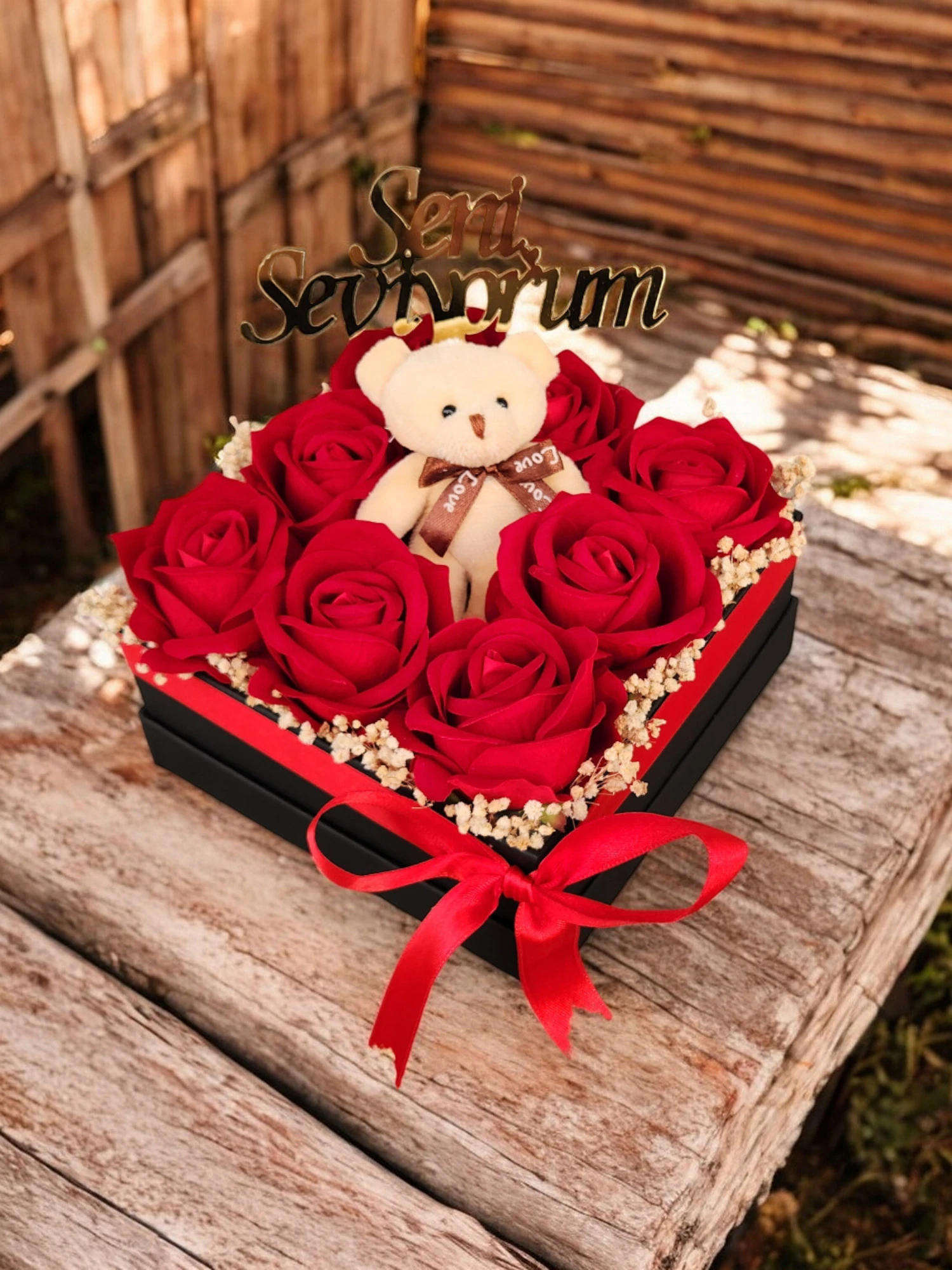 Kare Kutuda Yapay Gül Ayıcık Hediye Kutusu Sevgiliye Doğum Günü Özel Gün Hediyesi