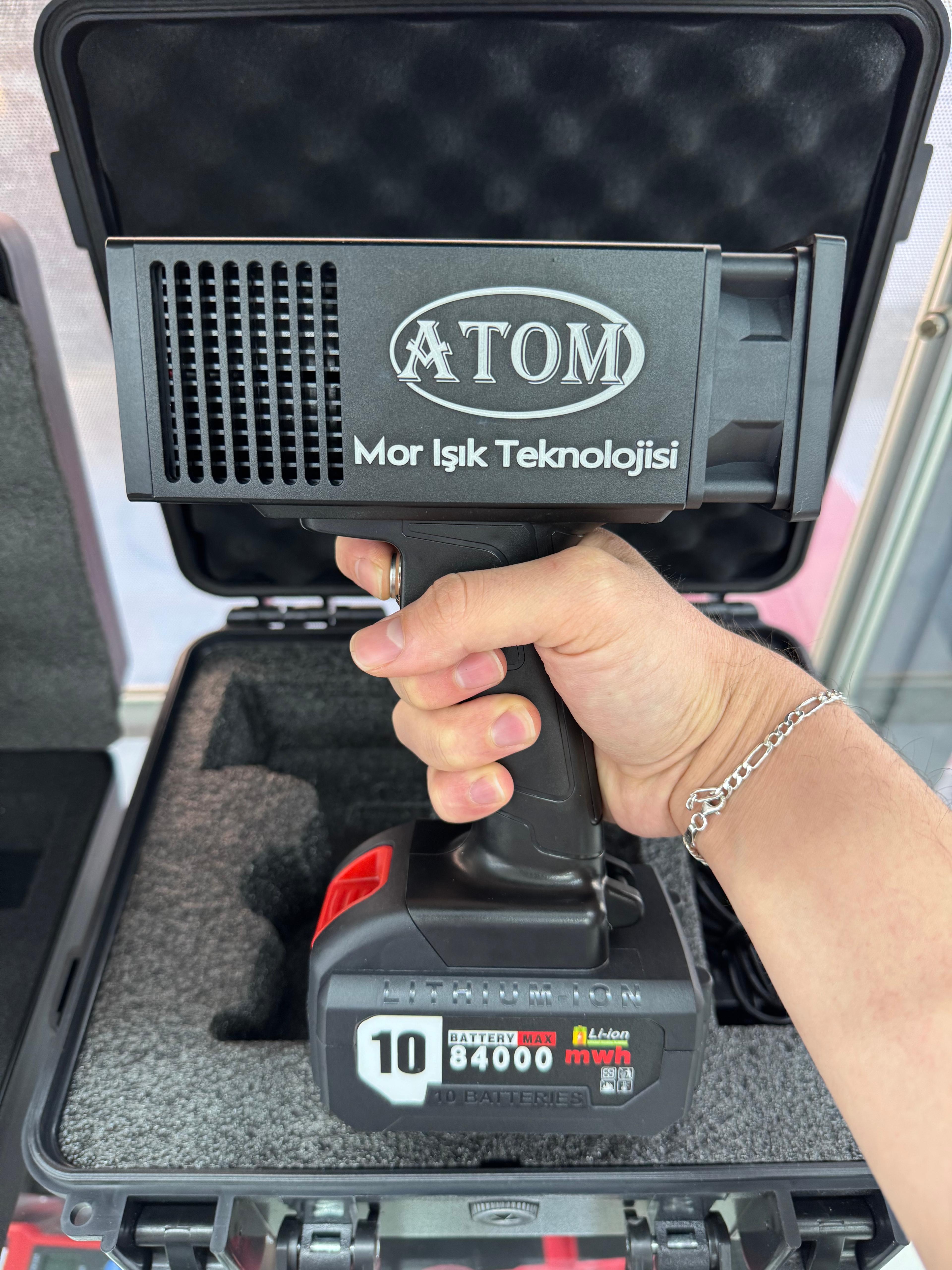 ATOM MOR IŞIK TEKNOLOJİSİ BOYANIN ALTINI GÖSTEREN CİHAZ
