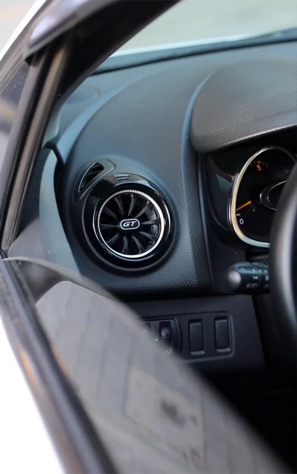 Renault Clio 4 RS / GT Havalandırma Menfezi