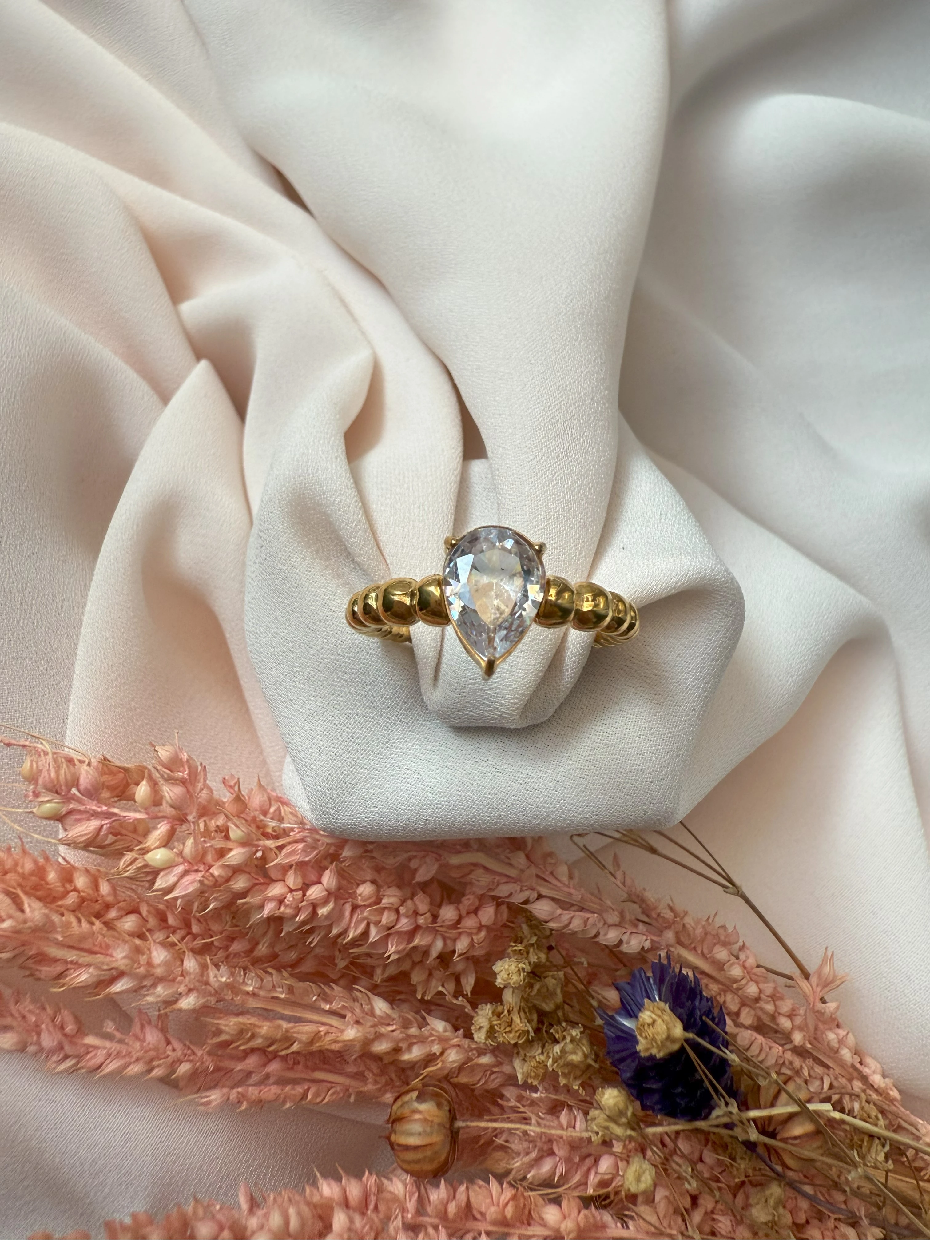 Topçuklu Damla Taş Yüzük