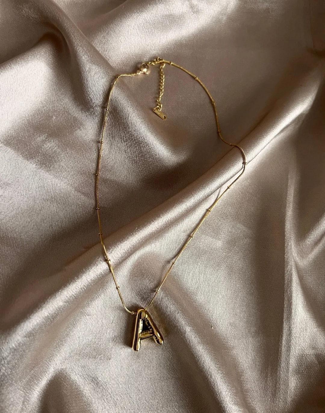 Topçuklu Bombe Harf Kolye