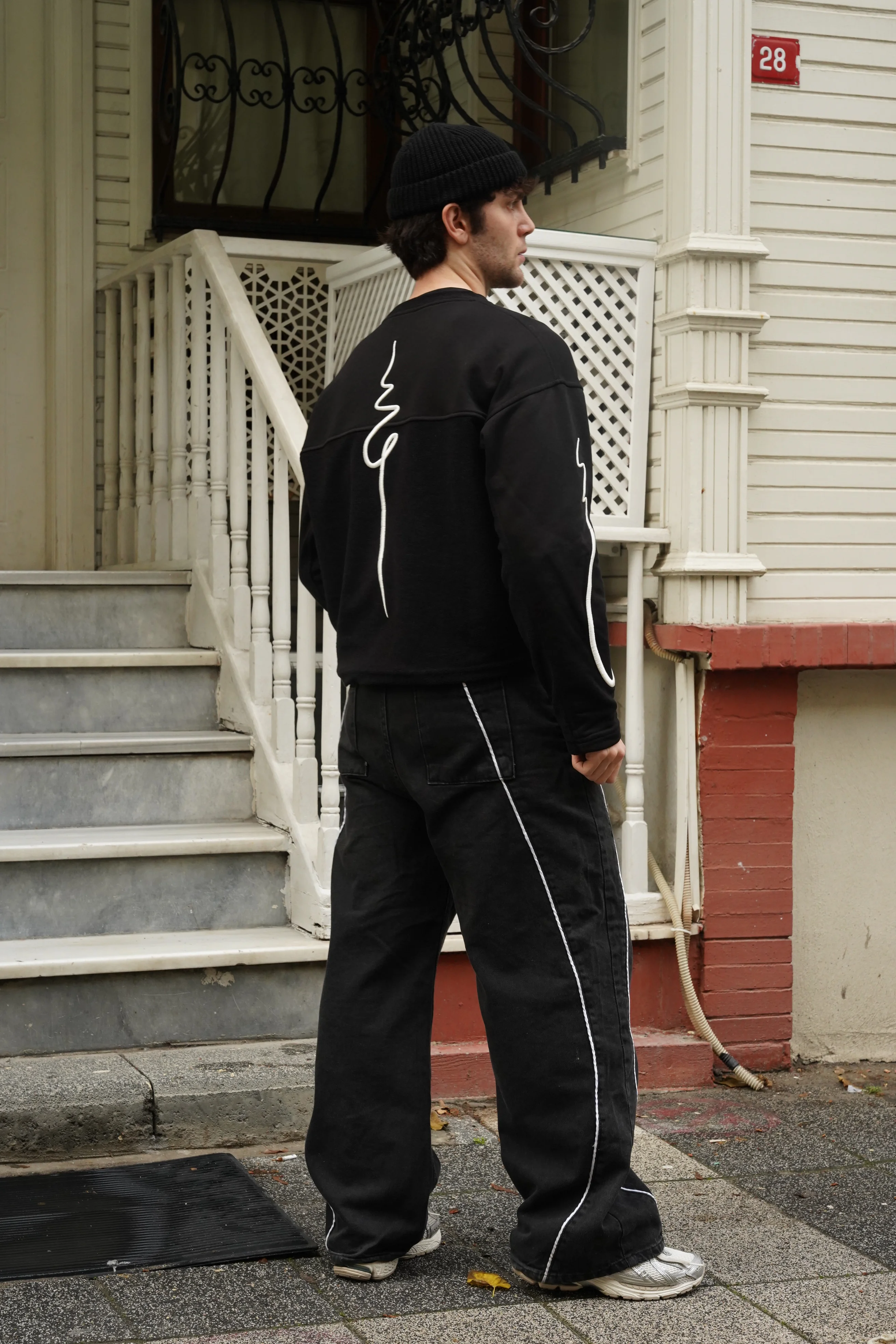 Nakış Detaylı Boxy Fit Uzun Kollu Tshirt