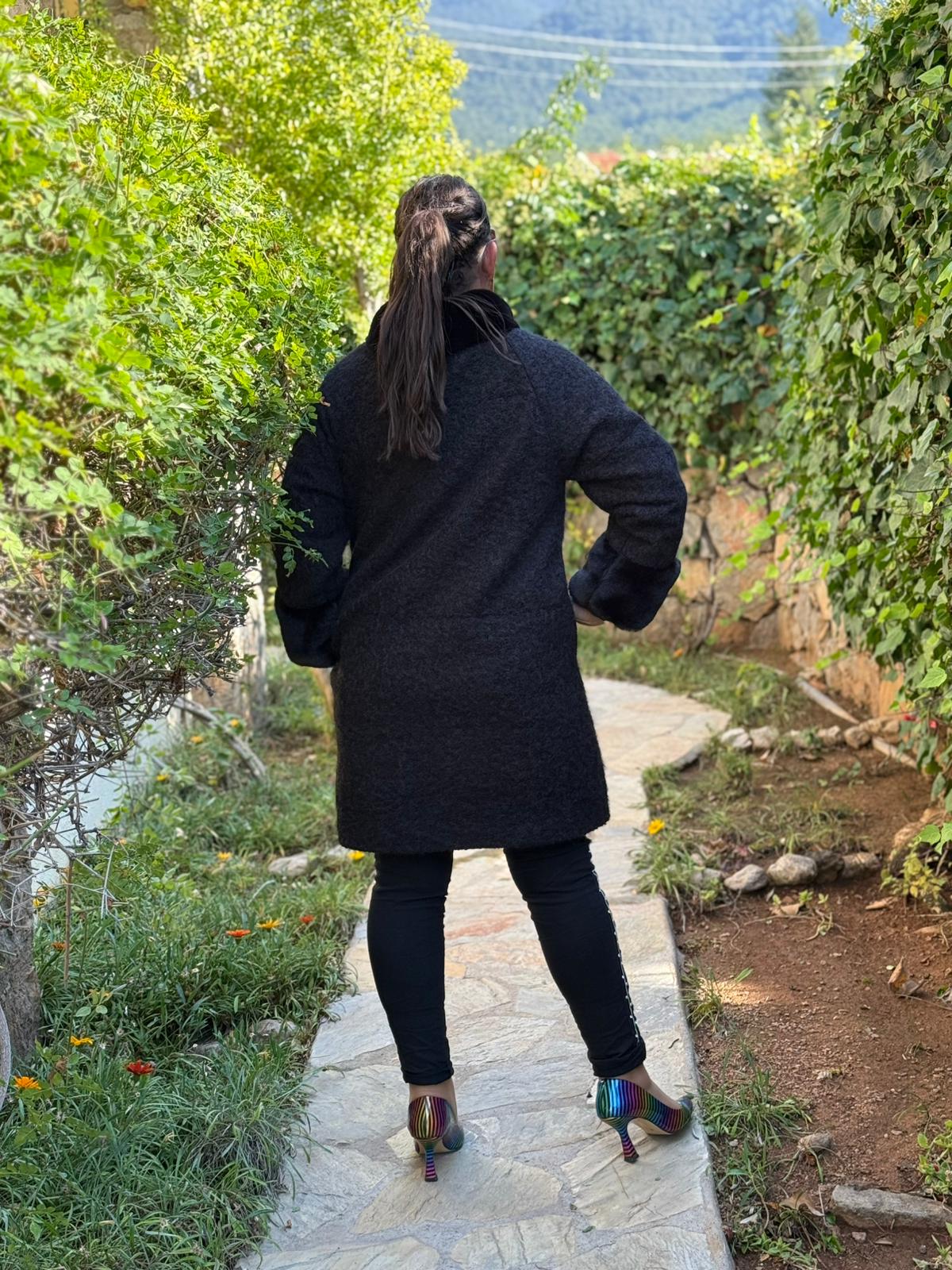 N2238 Abrigo Napa Leopardo Cremallera Negro