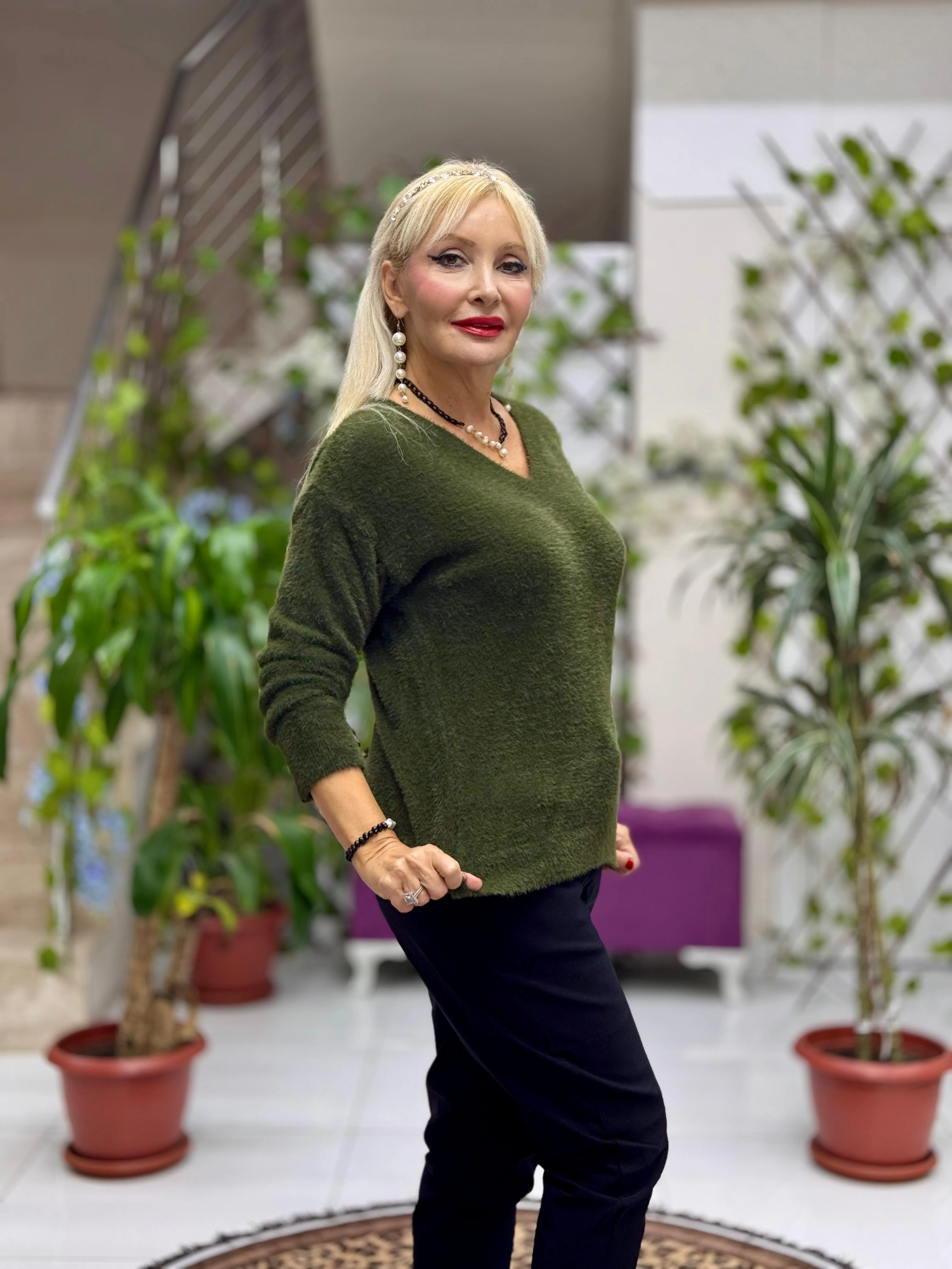 YG24029 İtalyan V Yaka Peluş Angora Kazak Haki