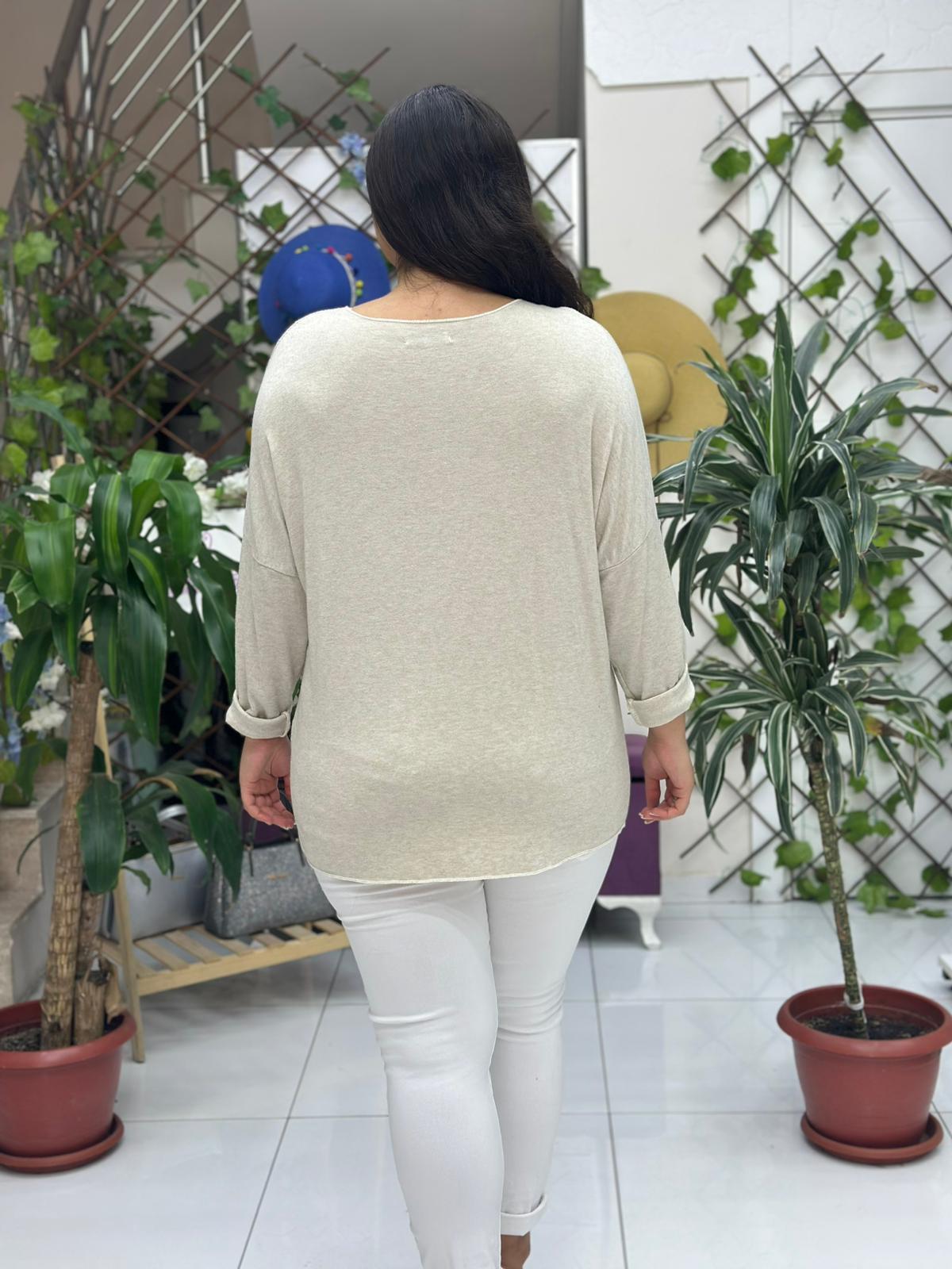 P65111 Prendas de punto italianas con detalles de piedras y lentejuelas Love