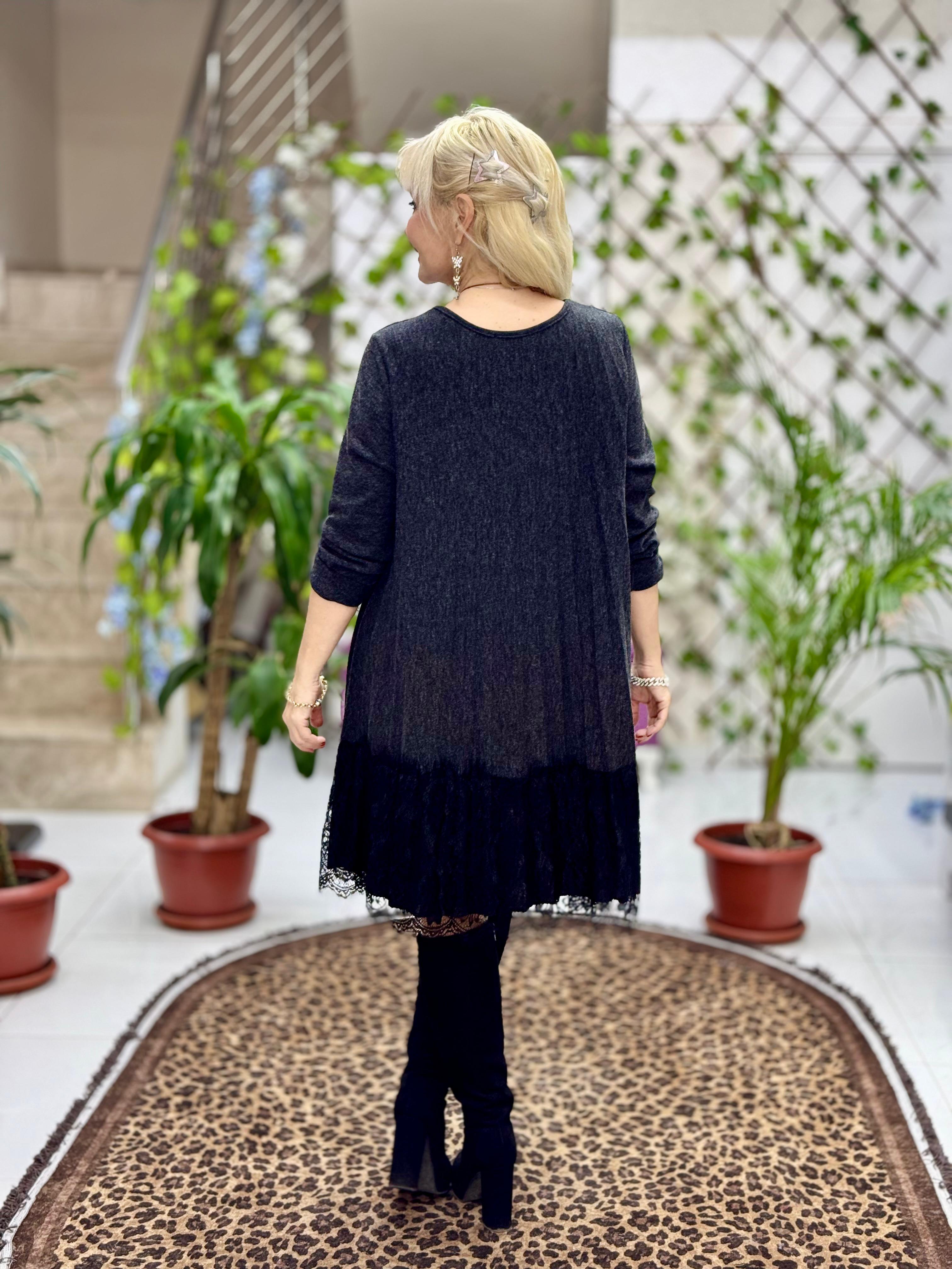 NC21868 Etek Ucu Dantelli Pileli Kolyeli İtalyan Triko Elbise Füme