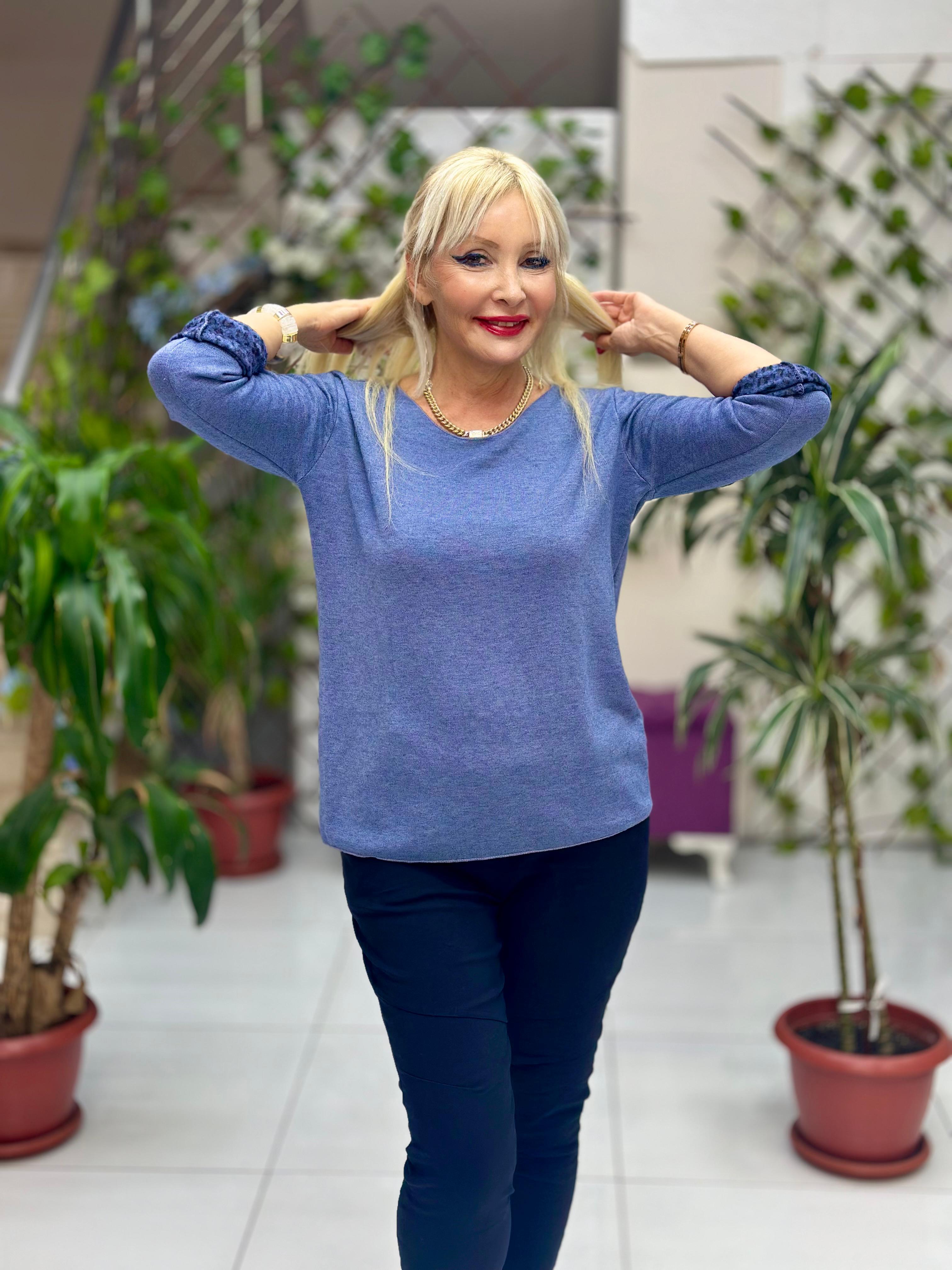 NC218181 İçi Leoparlı Yuvarlak Yaka Triko Büyük Kalıp Bluz Mavi