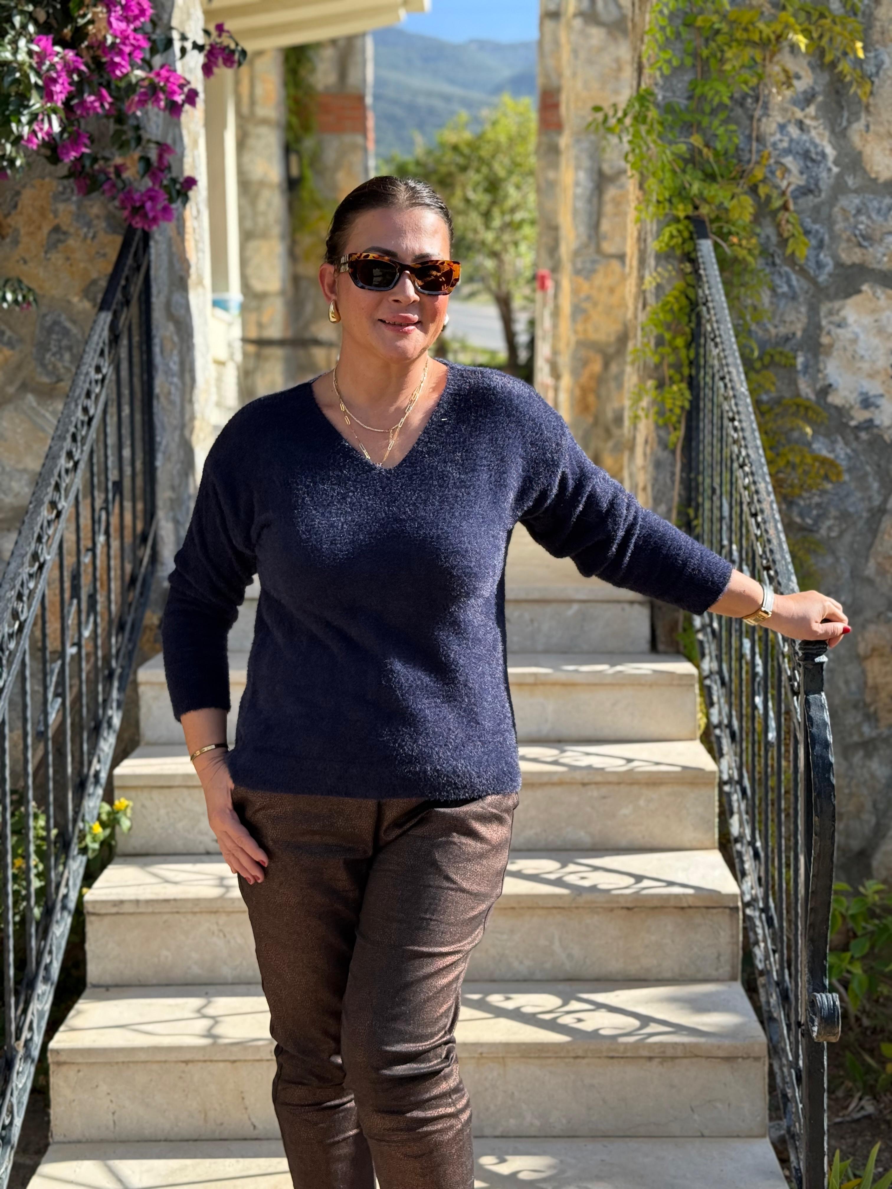 YG24029 İtalyan V Yaka Peluş Angora Kazak Lacivert