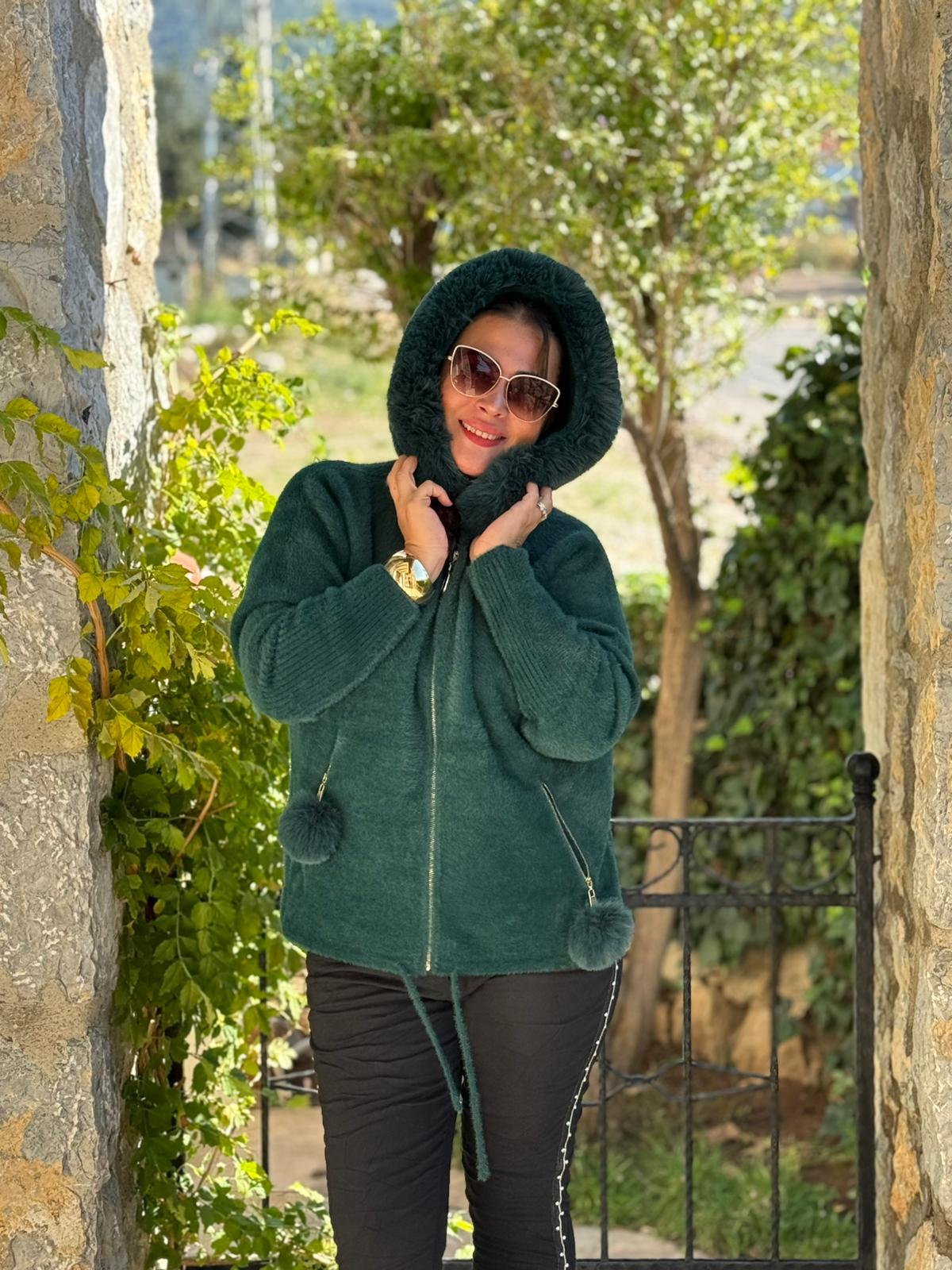 PT10670 Kapüşonlu Cebi Fermuarlı Ponponlu İtalyan Angora Kaban Acıyeşil