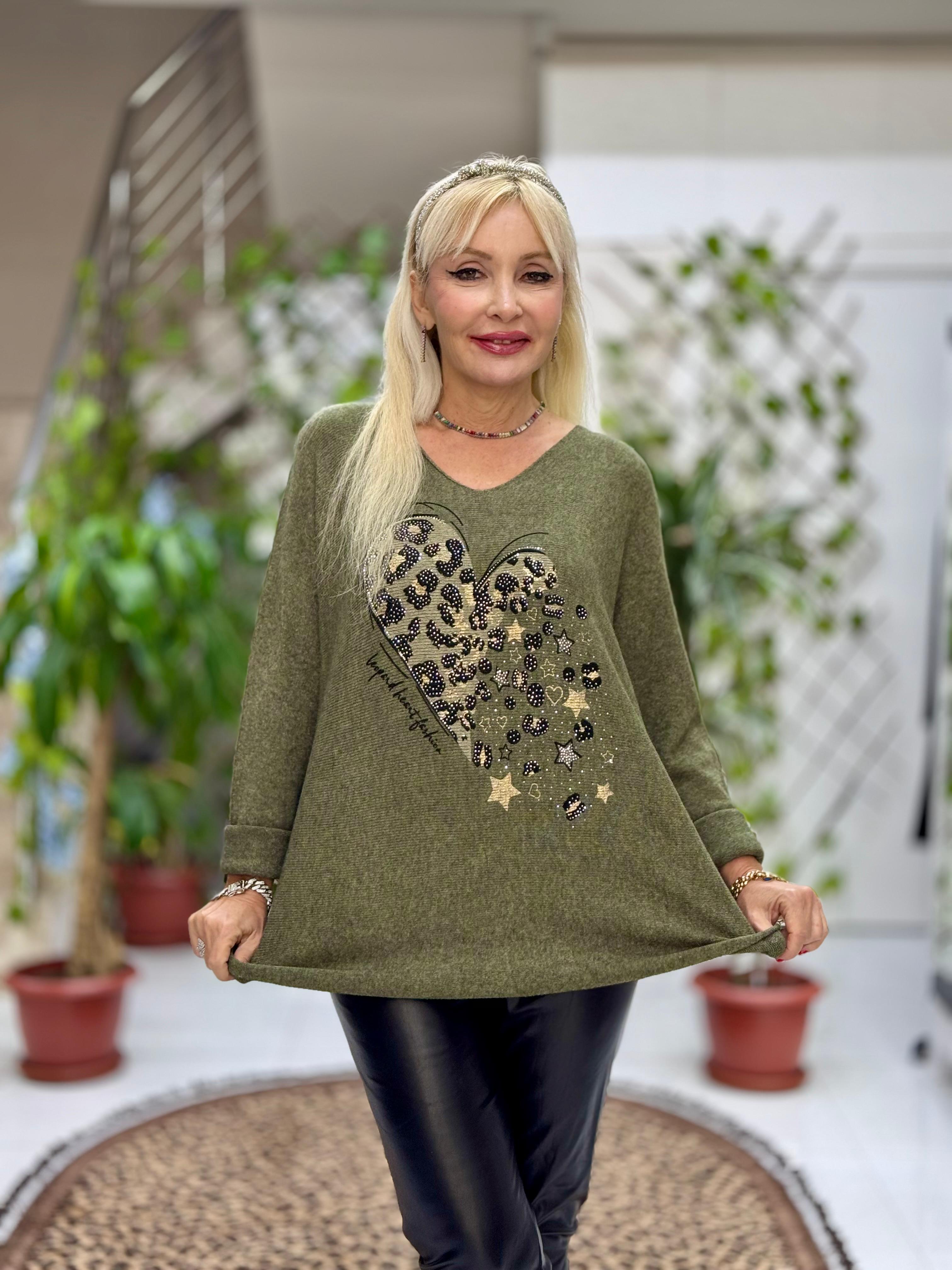 YG8023 Kalp Desenli Taşlı İtalyan Triko Bluz Yeşil