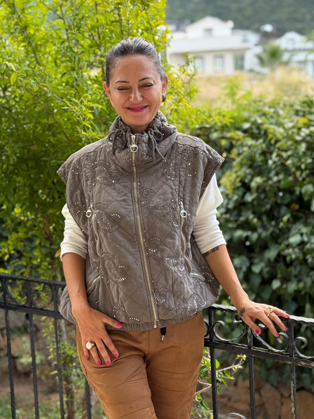 NC61582 Pul Payetli Balıkçı Yaka İtalyan Kapitone Yelek Vizon