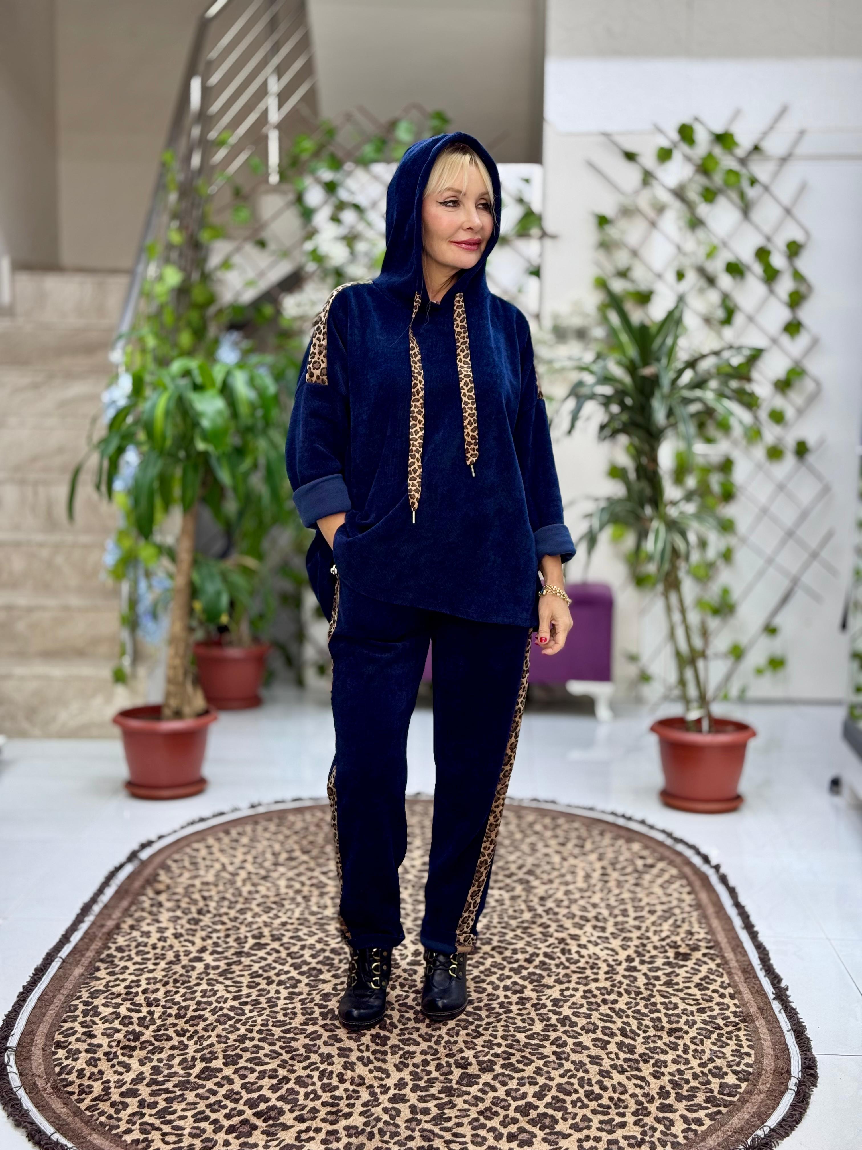 NC24145 İtalyan Kapişonlu Leopar detaylı Kadife Takım Lacivert