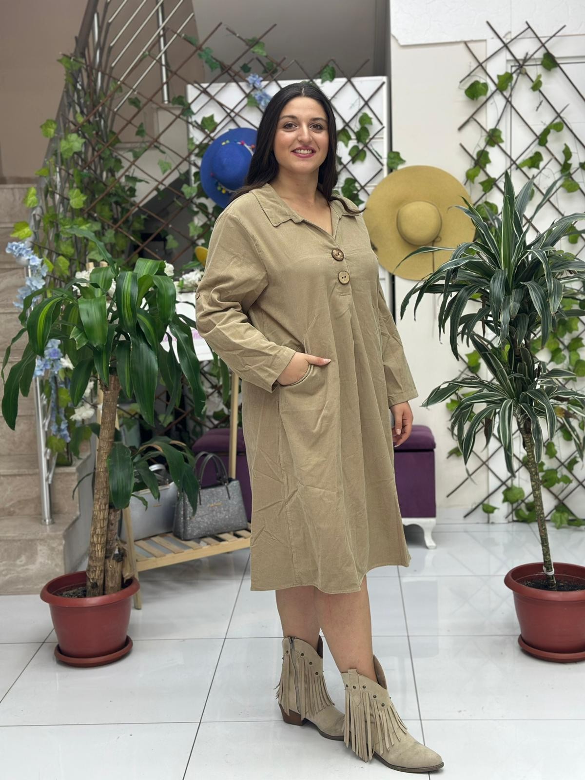 AY238166 Erkek Yaka Düğmeli Kadife Elbise Camel