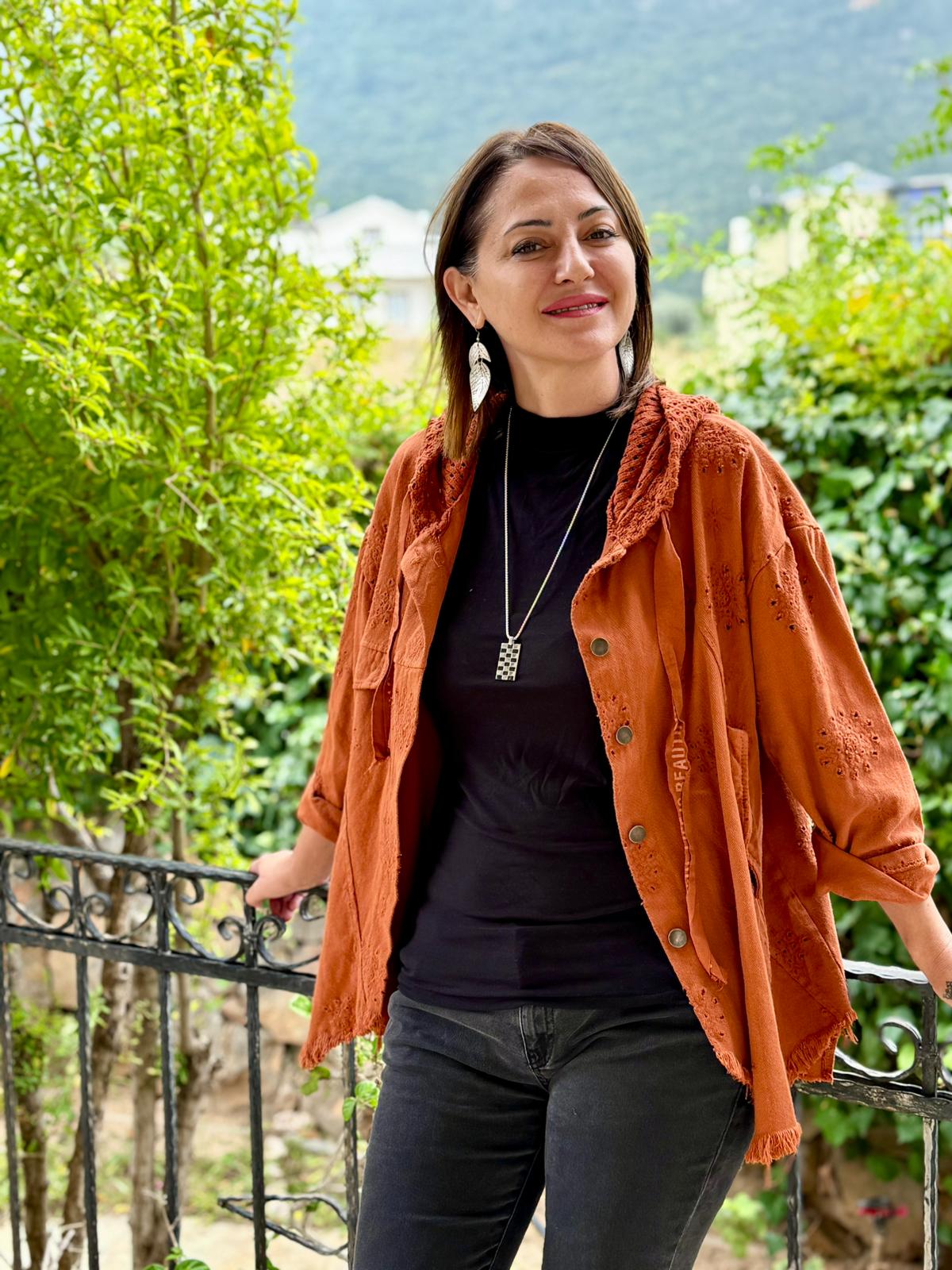 YG25068 Kapişonlu Güpürlü Düğmeli İtalyan Kot Ceket Kiremit