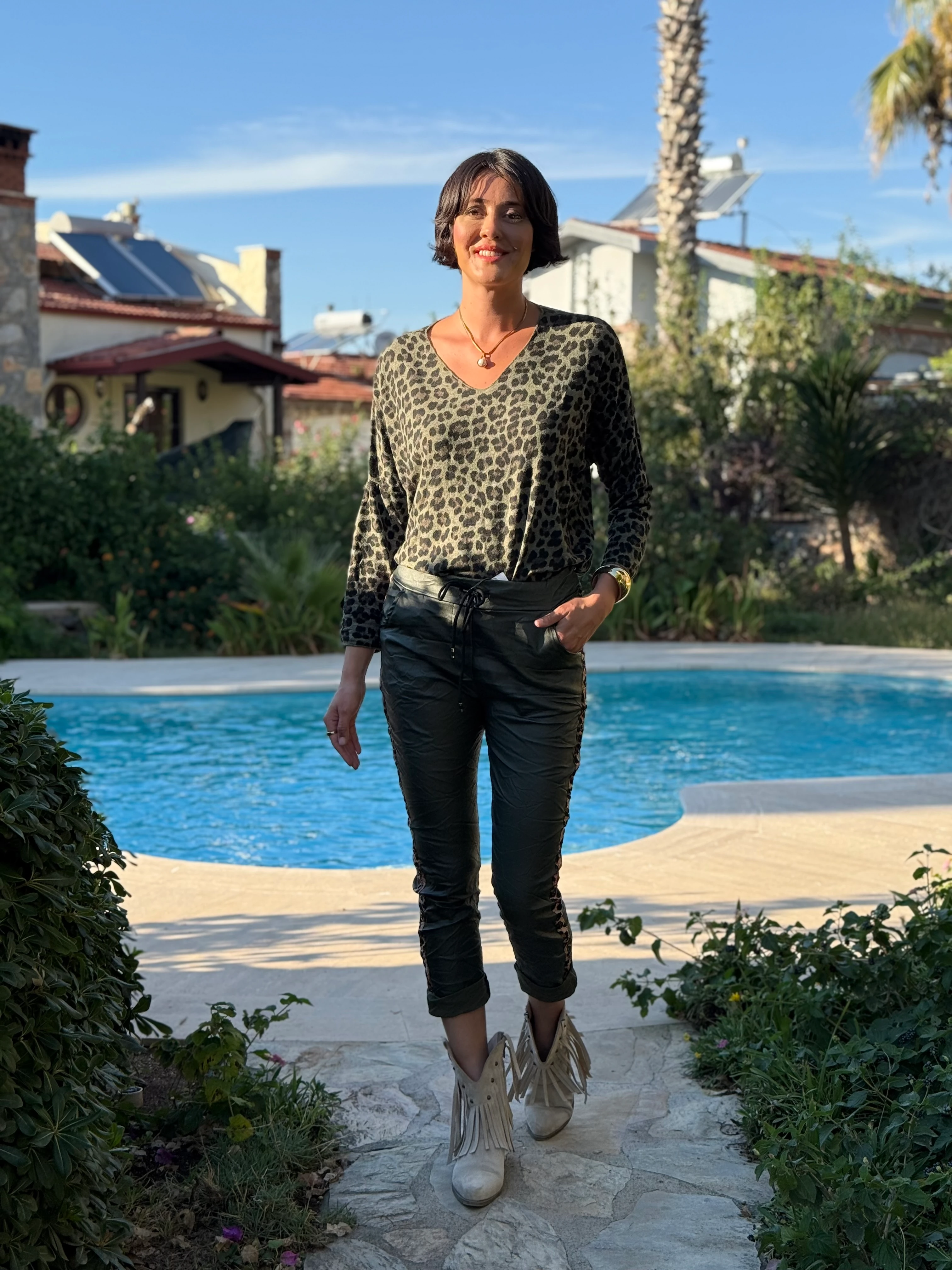 NC21970 İtalyan Yanlar Leopar Detay Zımbalı Deri Pantolon Haki