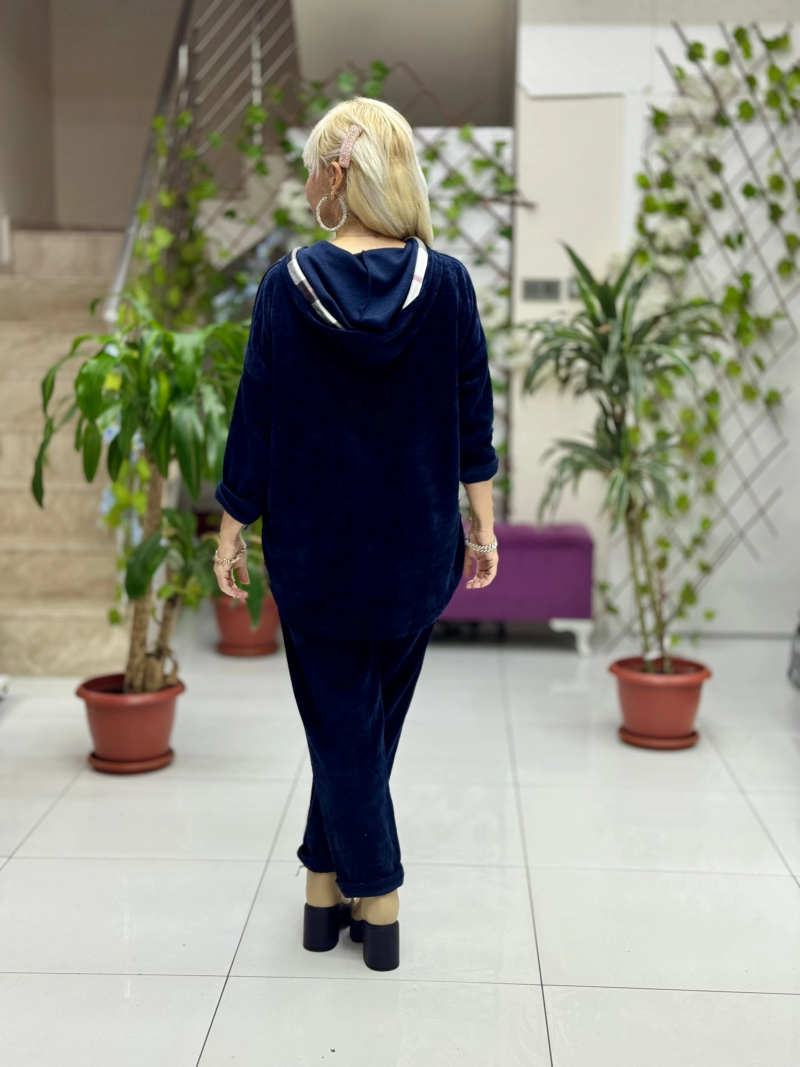 NC15502 Ekose Desenli Kapişonlu İtalyan Kadife Takım Lacivert