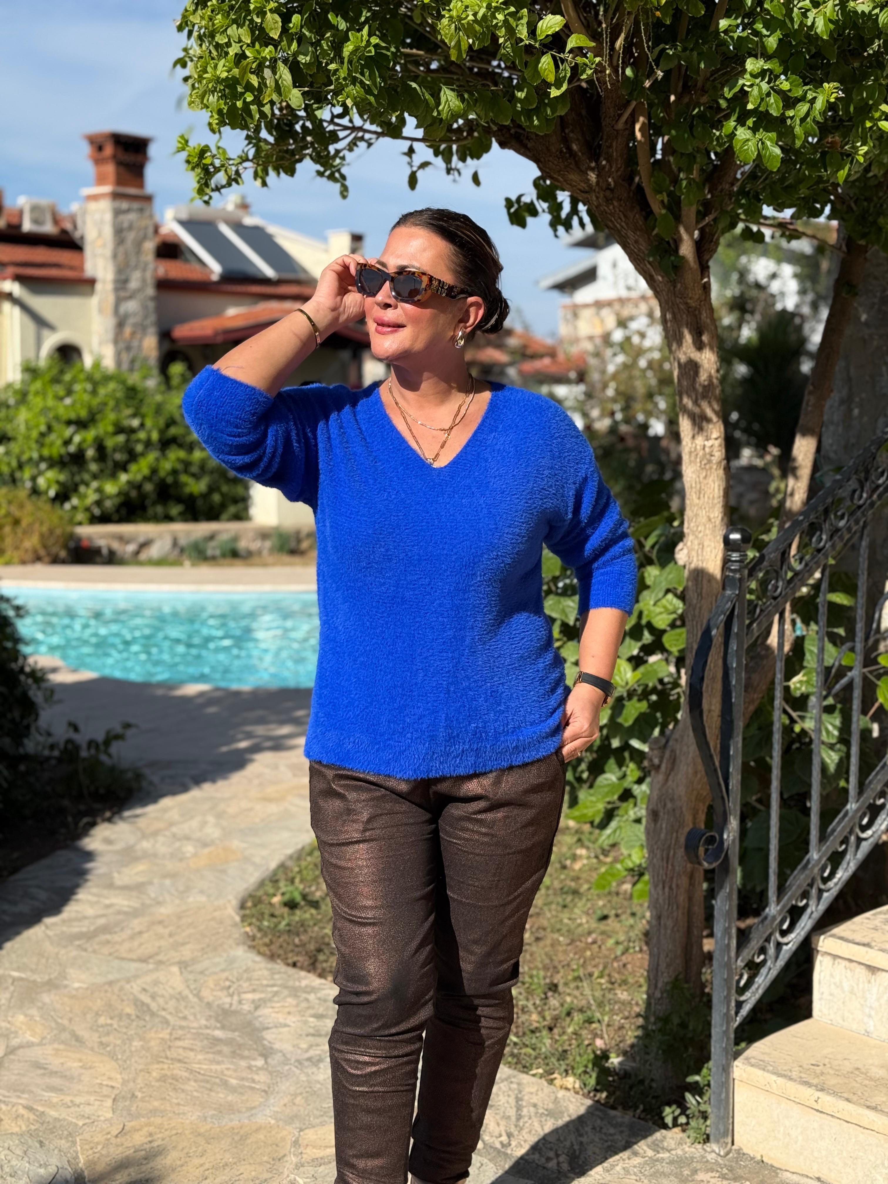 YG24029 İtalyan V Yaka Peluş Angora Kazak Saks