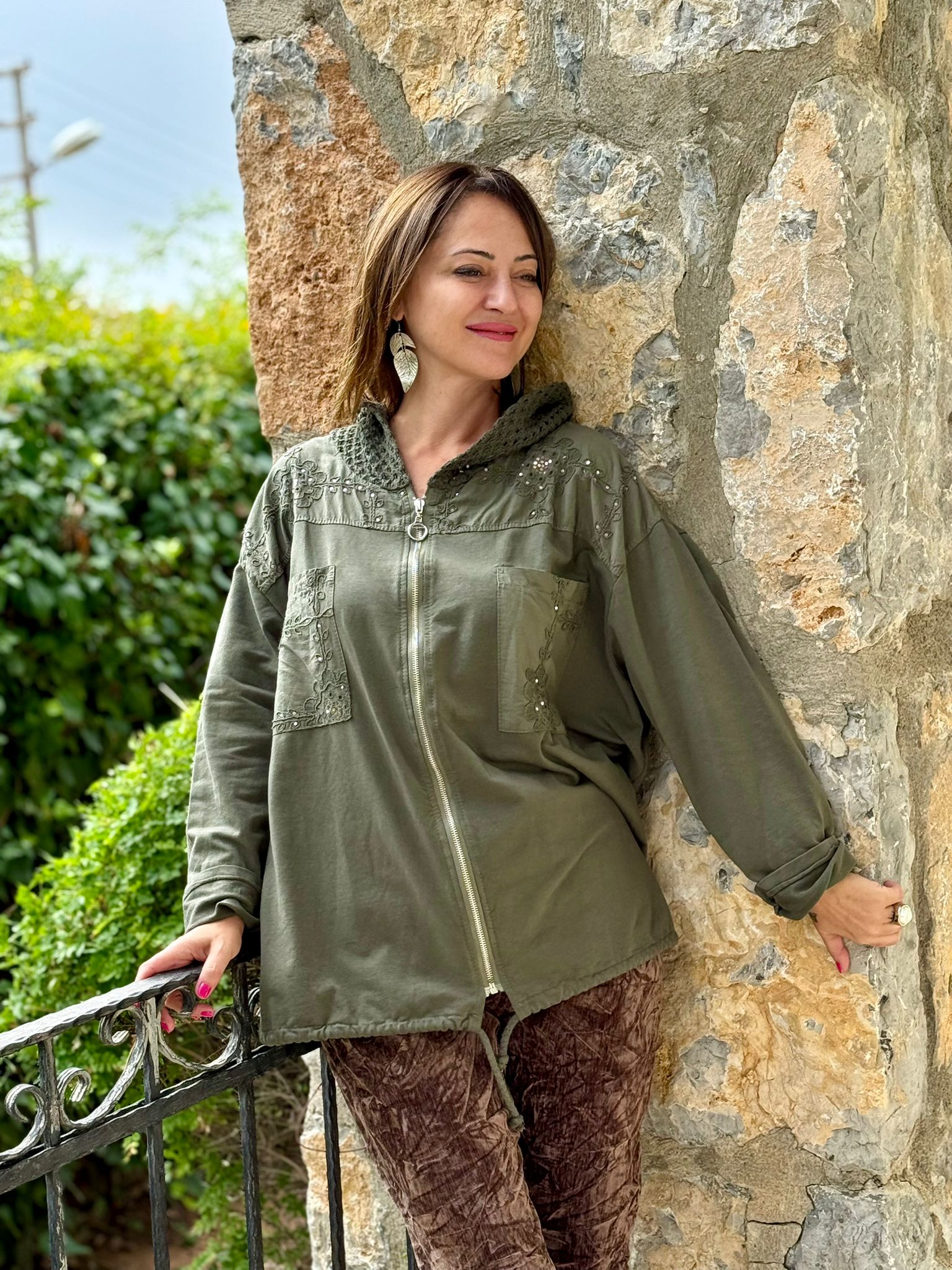 YG11344 Kapişonlu Güpürlü İtalyan Pulpayetli Ceket Haki