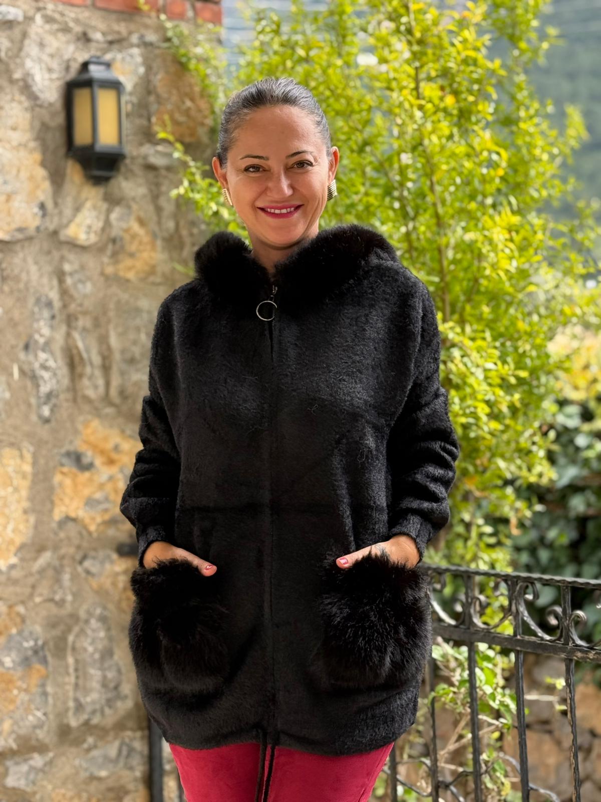 N33035 Abrigo Angora Con Capucha Y Bolsillos Crema