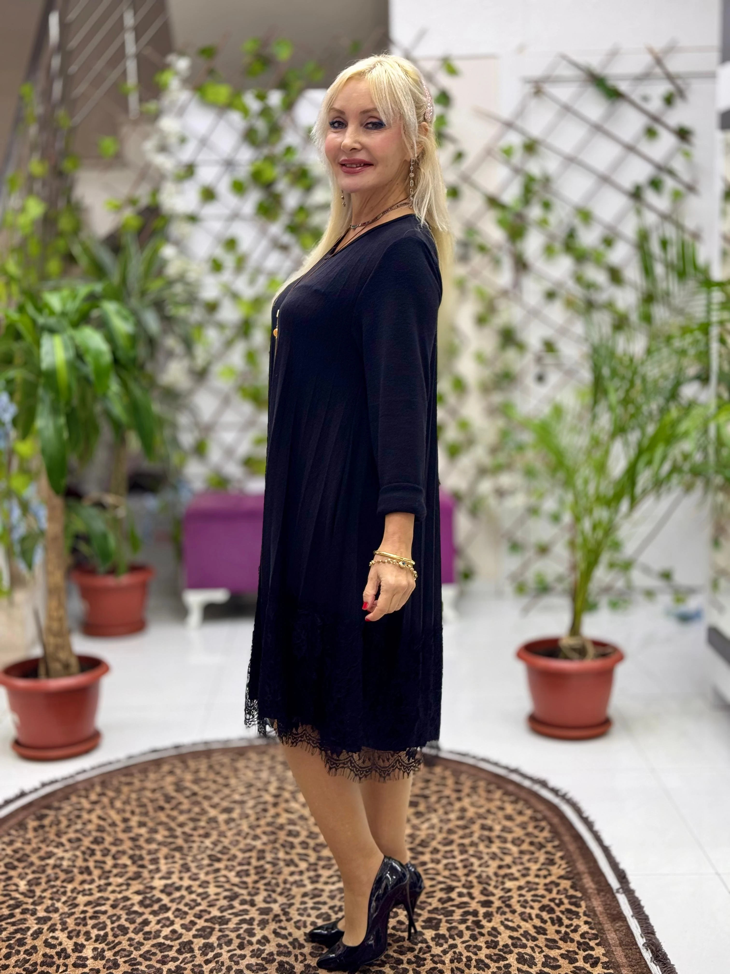 NC21868 Etek Ucu Dantelli Pileli Kolyeli İtalyan Triko Elbise Siyah