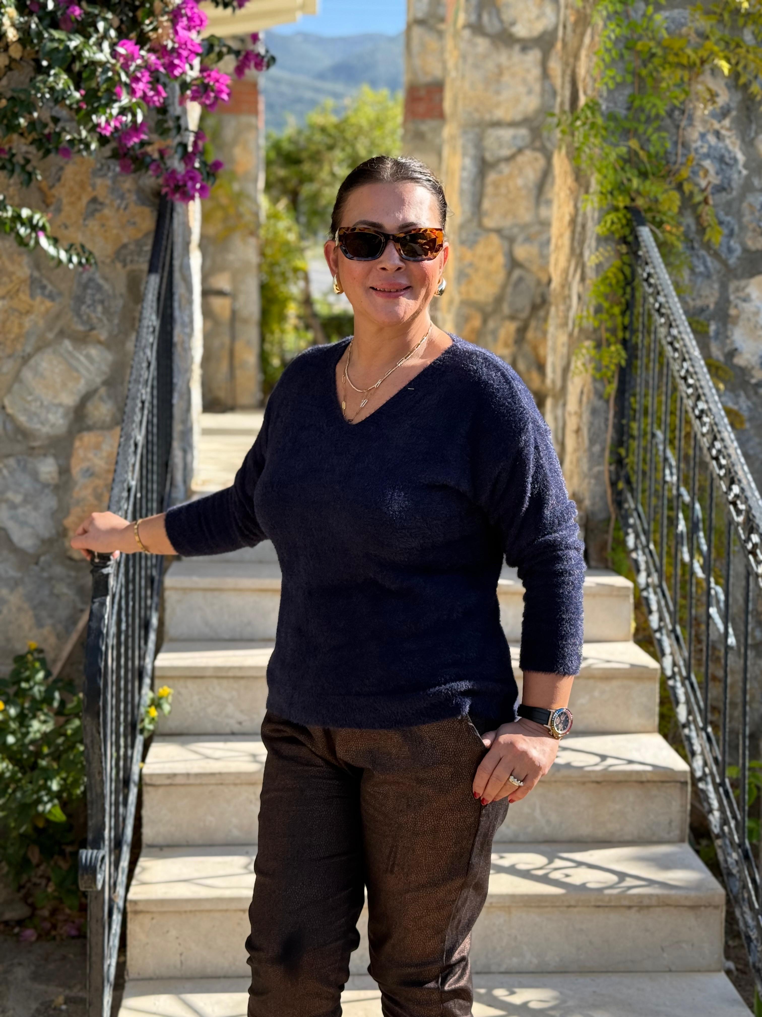 YG24029 İtalyan V Yaka Peluş Angora Kazak Lacivert