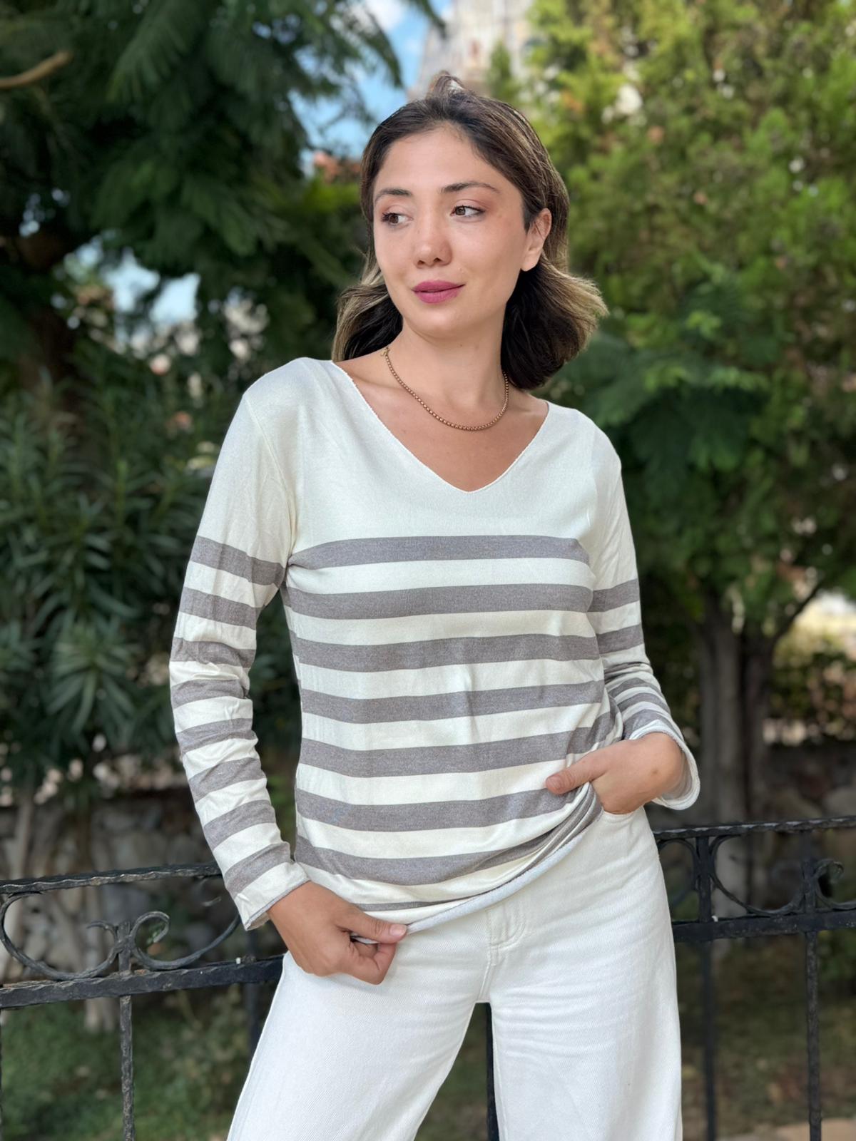 NC20251 İtalyan Yatay Çizgili V Yaka Triko Bluz Vizon