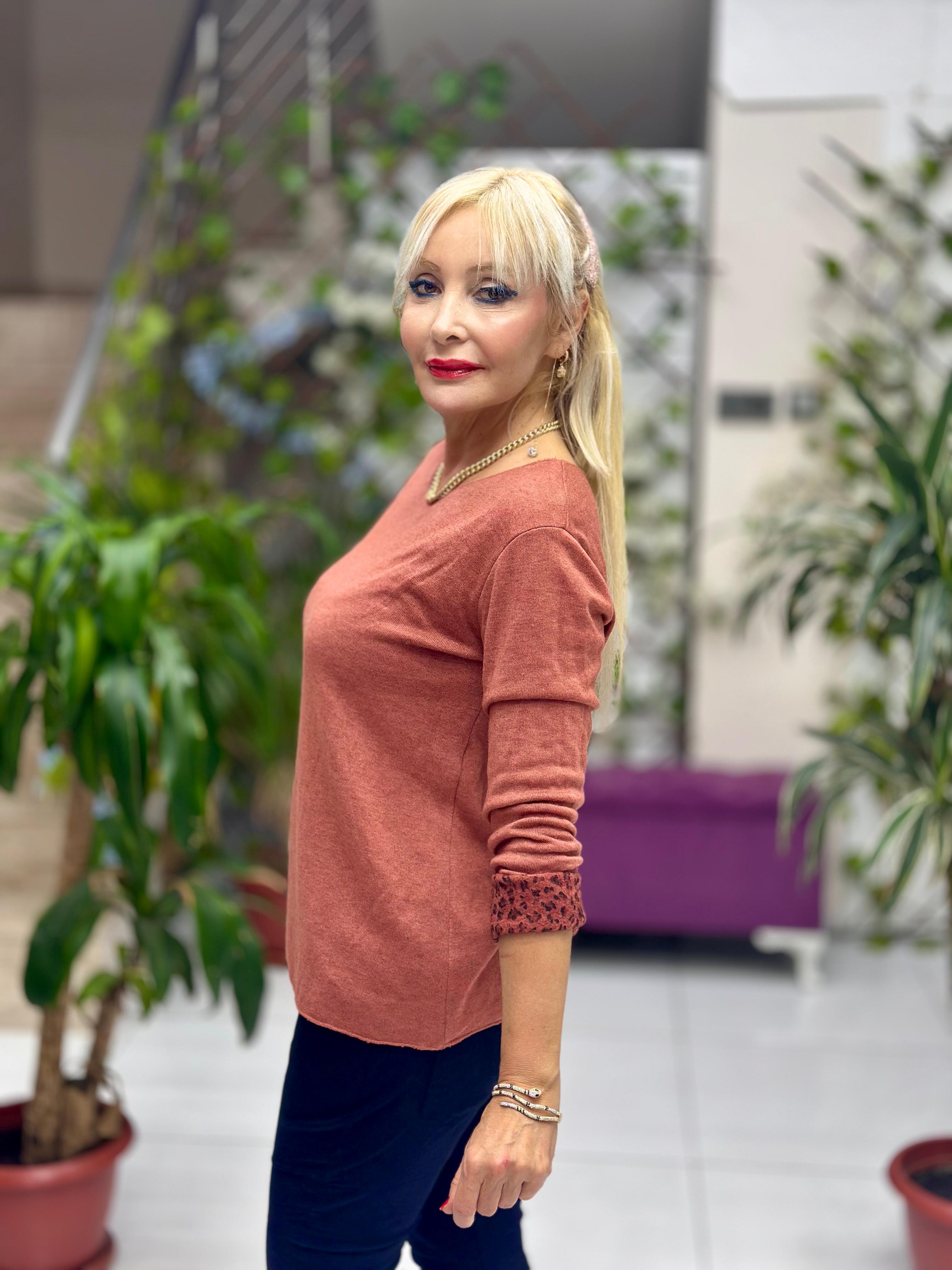 NC218181 İçi Leoparlı Yuvarlak Yaka Triko Büyük Kalıp Bluz Kiremit