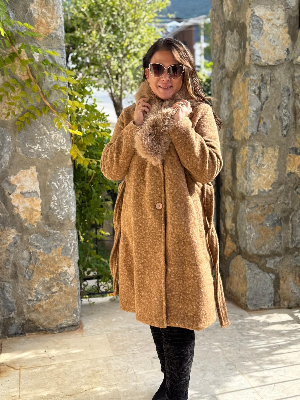 YG9220 Kürklü Bağlamalı İtalyan Keçe Kaban Camel