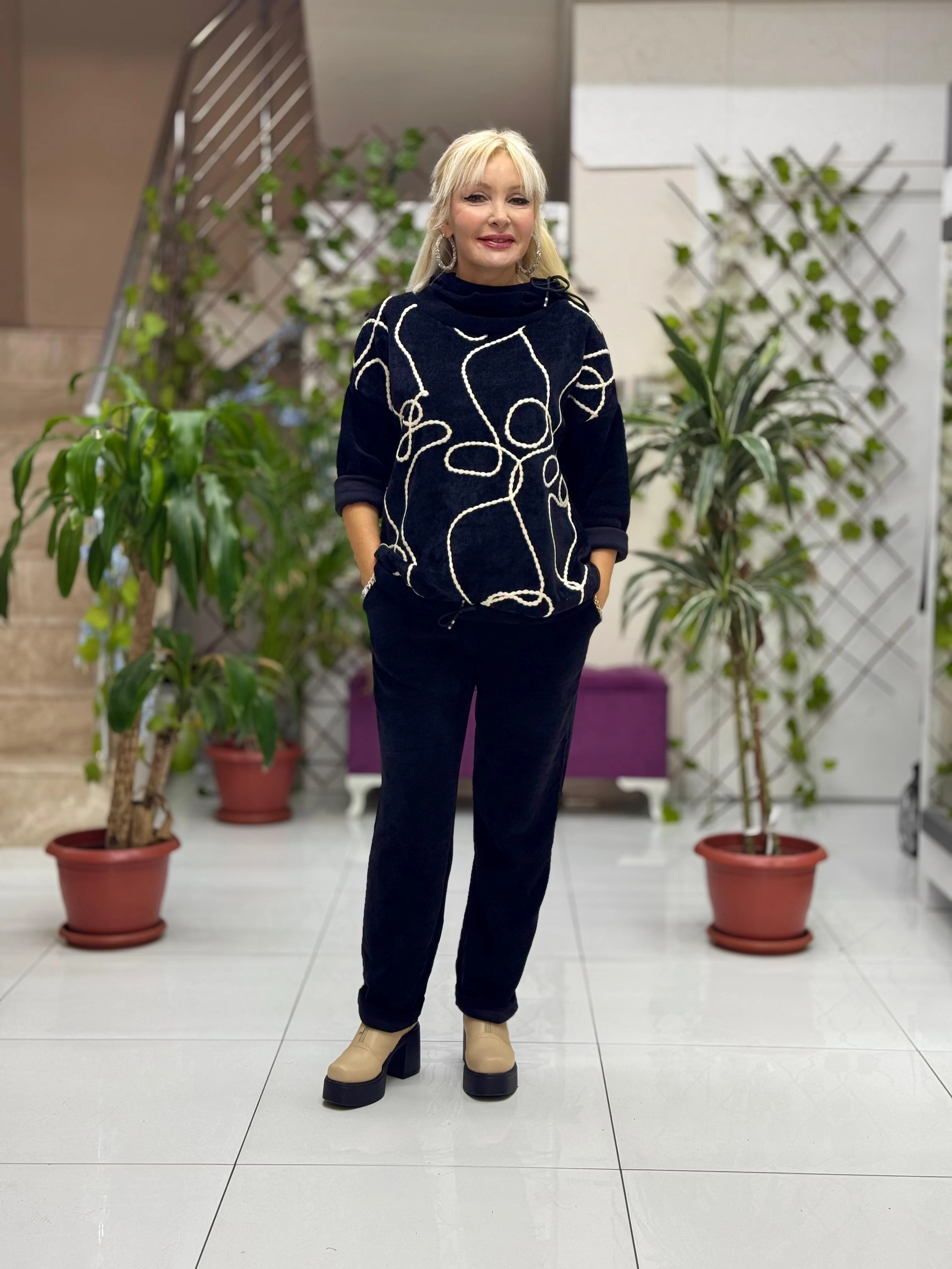 NC15531 İp Desenli Degaje Yaka İtalyan Kadife Takım Siyah