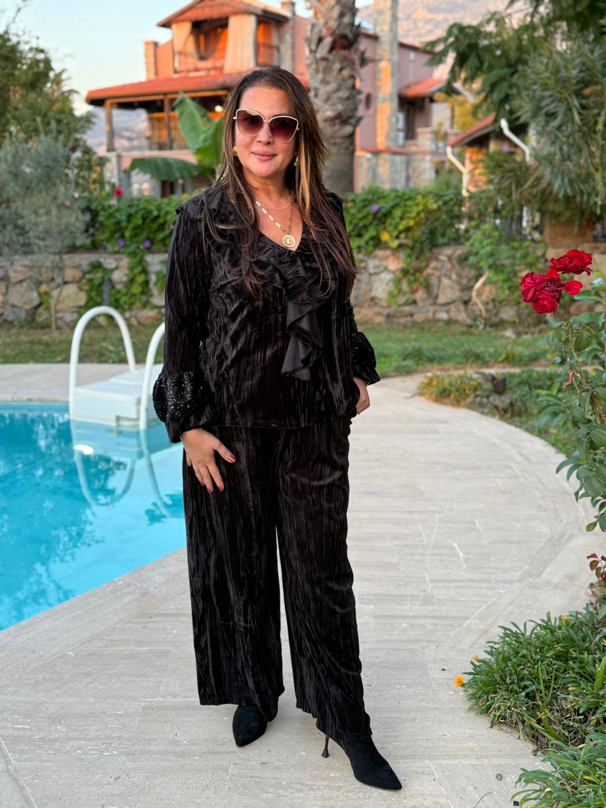 NC7930 İspanyol Model Kolları Pulpayetli İtalyan Kadife Takım Siyah