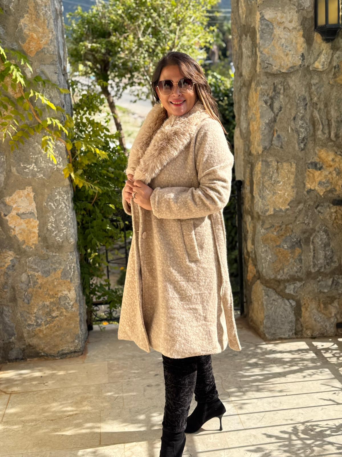 YG9220 Kürklü Bağlamalı İtalyan Keçe Kaban Bej