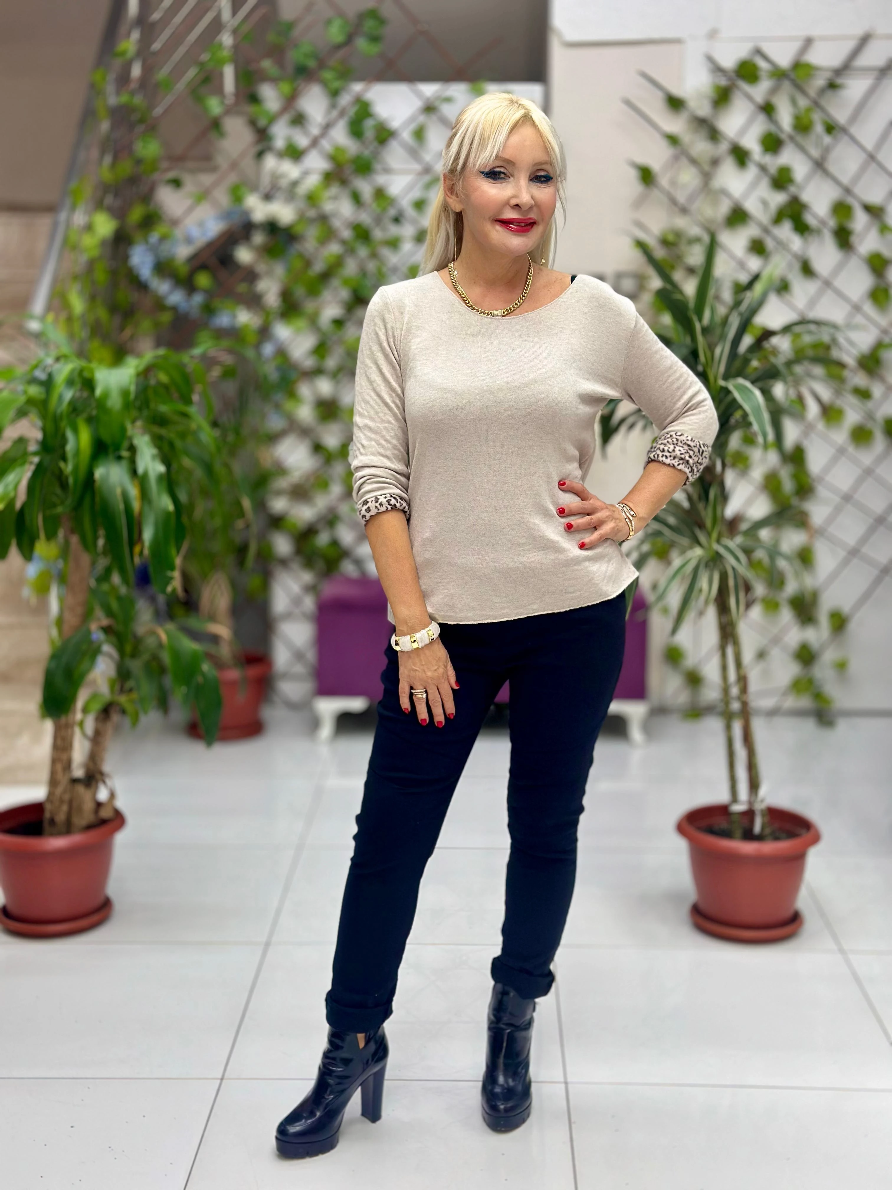 NC1202 İçi Leoparlı Yuvarlak Yaka Triko Küçük Kalıp Bluz Bej