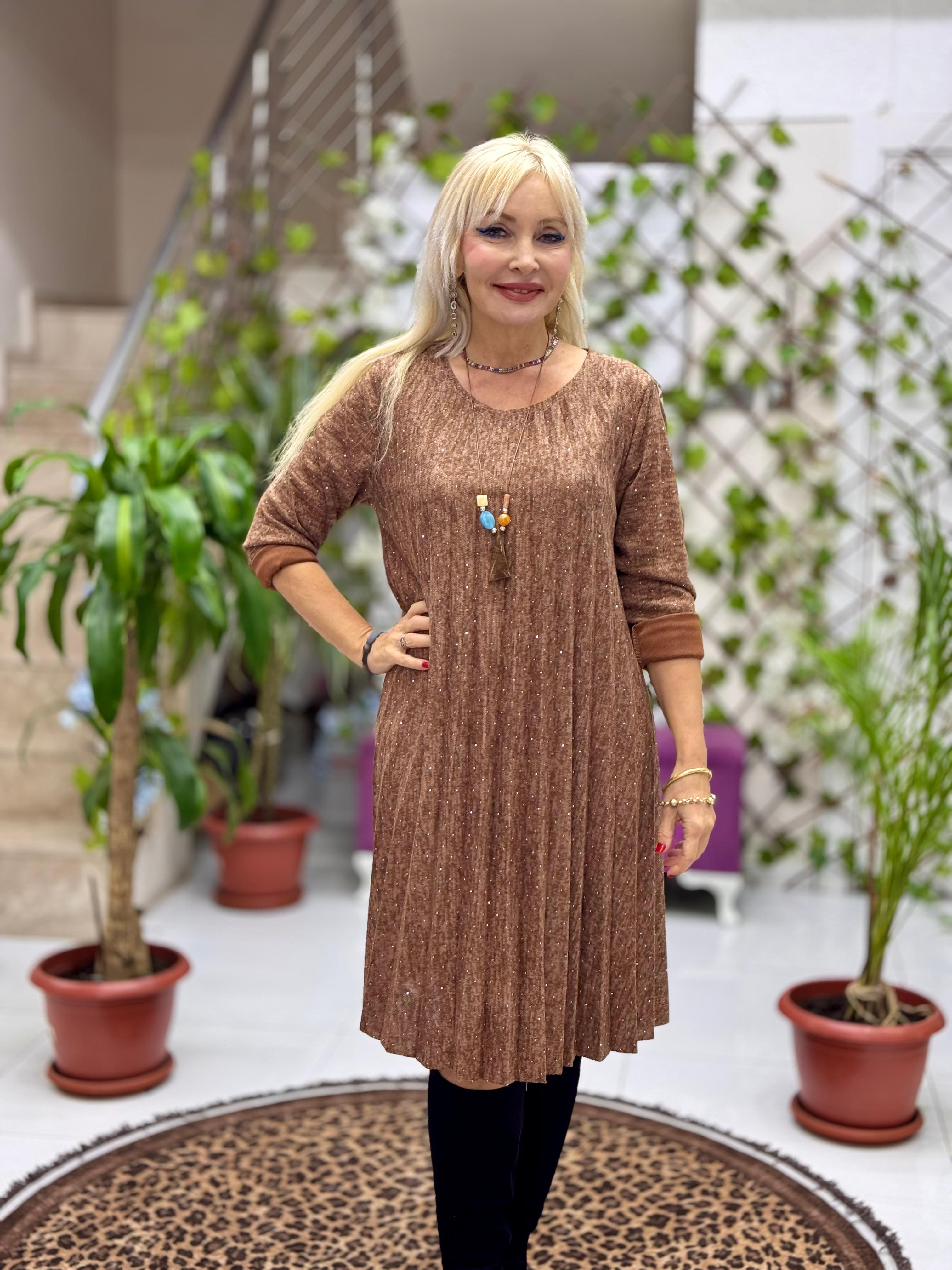 NC21419 Kolyeli Taşlı Pileli İtalyan Triko Elbise Camel