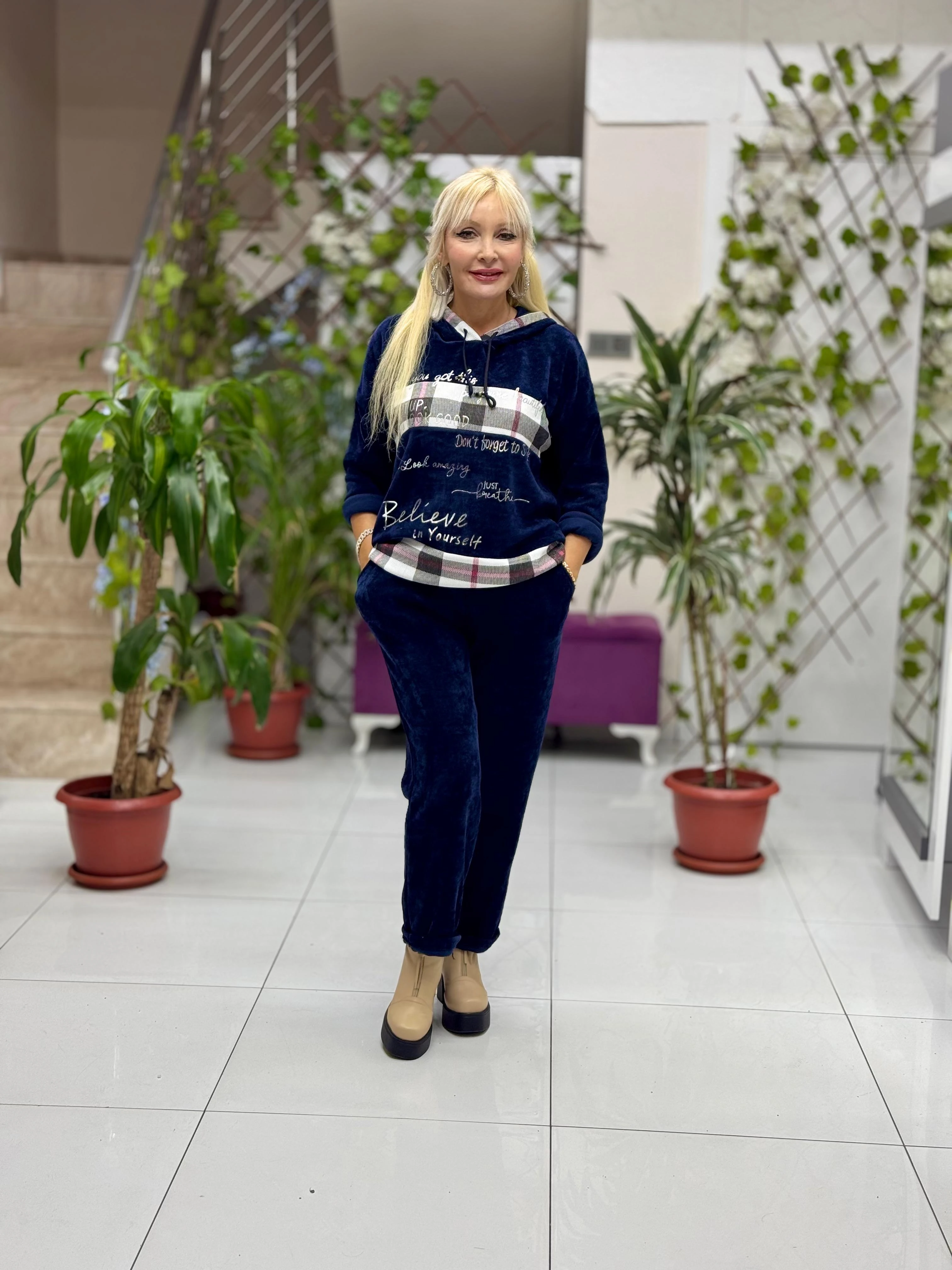 NC15502 Ekose Desenli Kapişonlu İtalyan Kadife Takım Lacivert