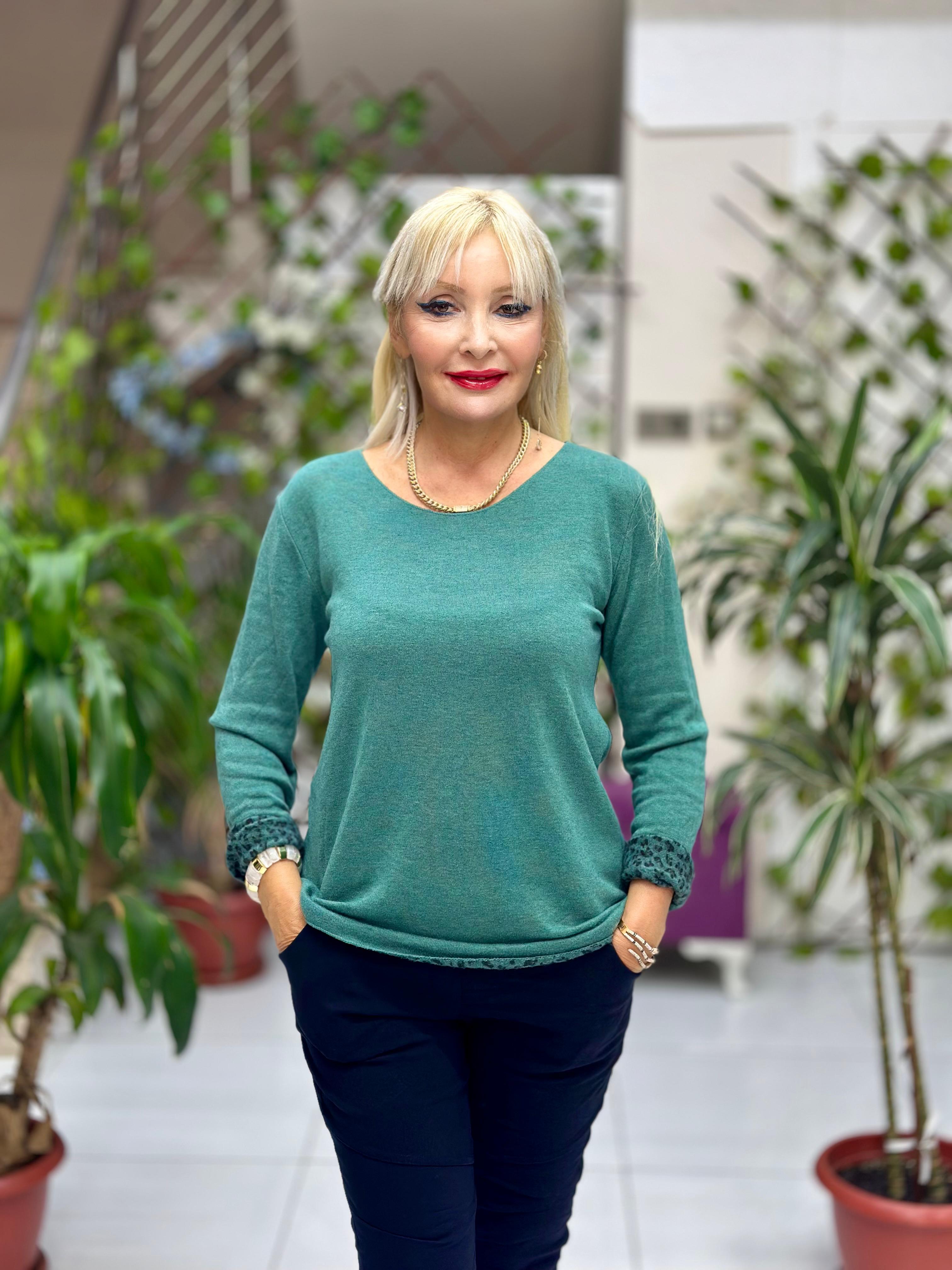 NC218181 İçi Leoparlı Yuvarlak Yaka Triko Büyük Kalıp Bluz Acı Yeşil