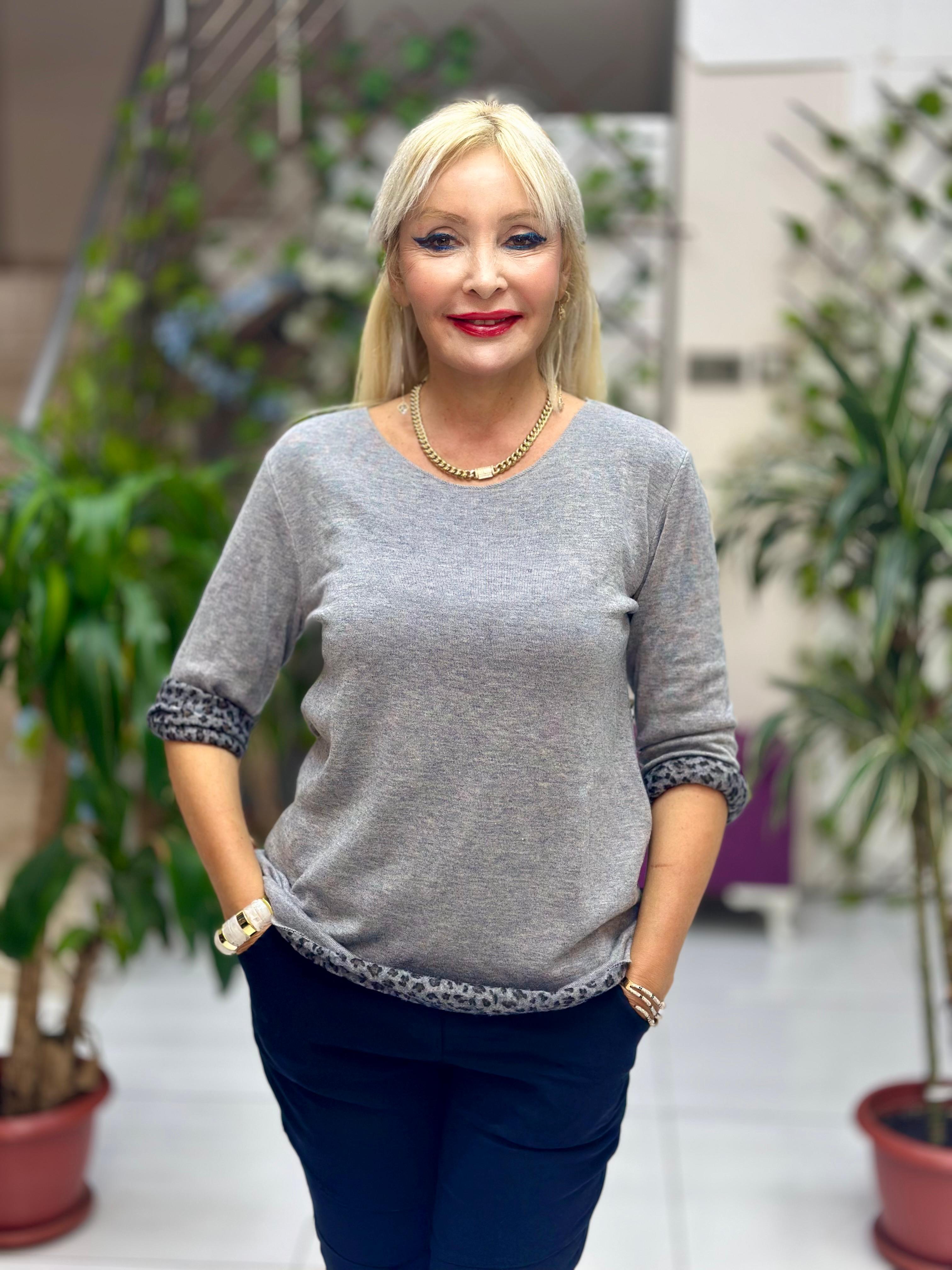 NC218181 İçi Leoparlı Yuvarlak Yaka Triko Büyük Kalıp Bluz Gri