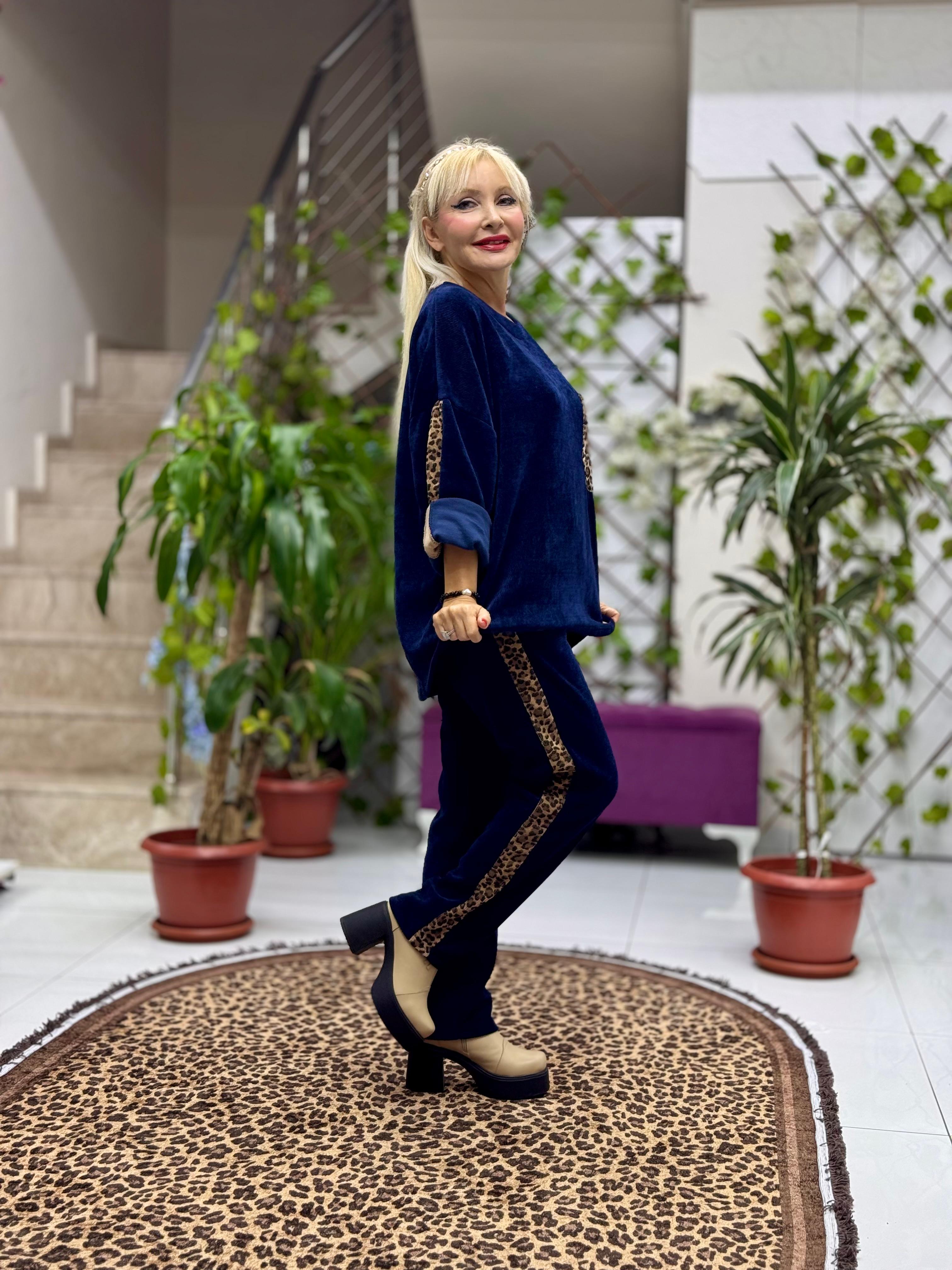 NC25183 Leopar Desenli Cep Detaylı İtalyan Kadife Takım Lacivert